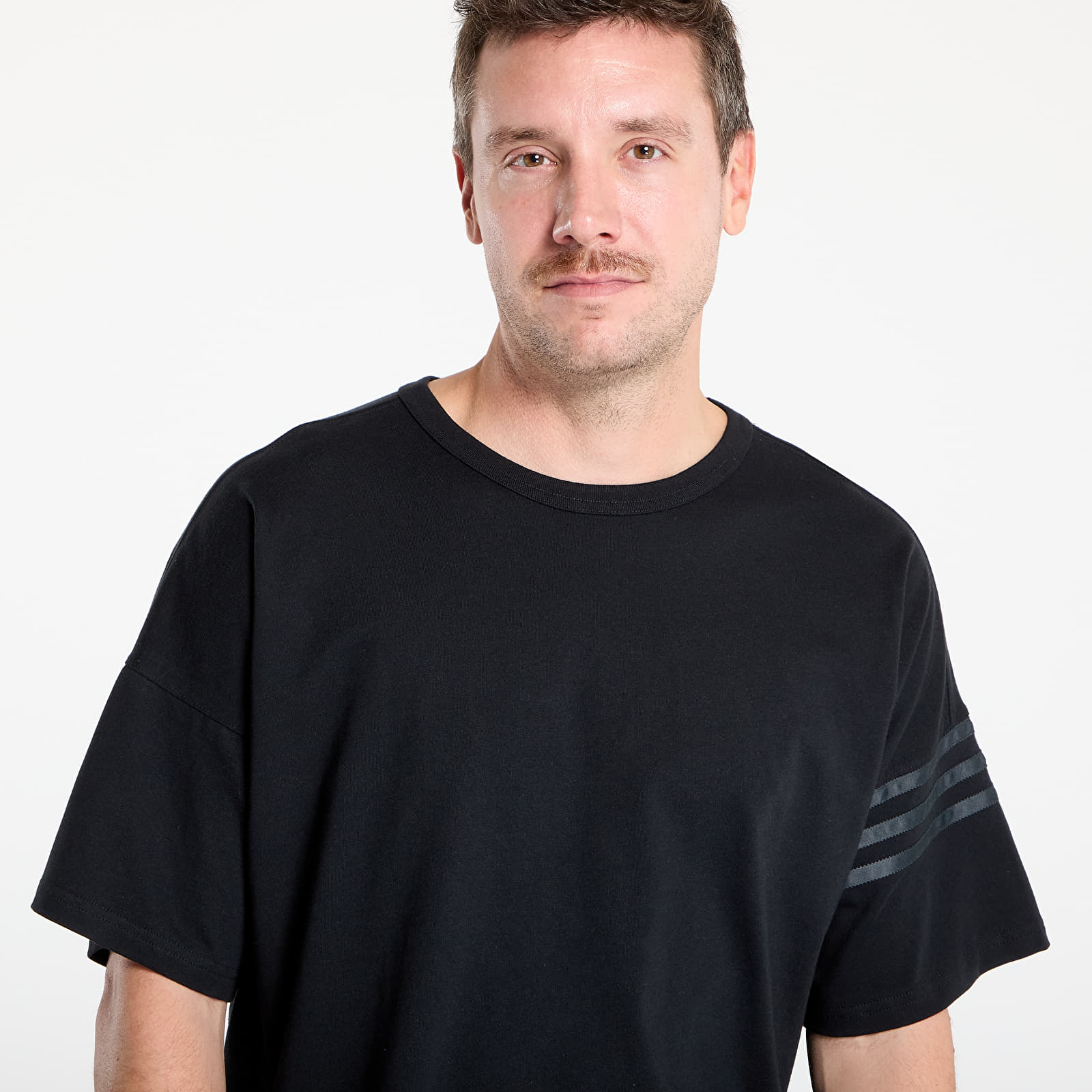 T-särgid adidas Neuclassics T-Shirt Black