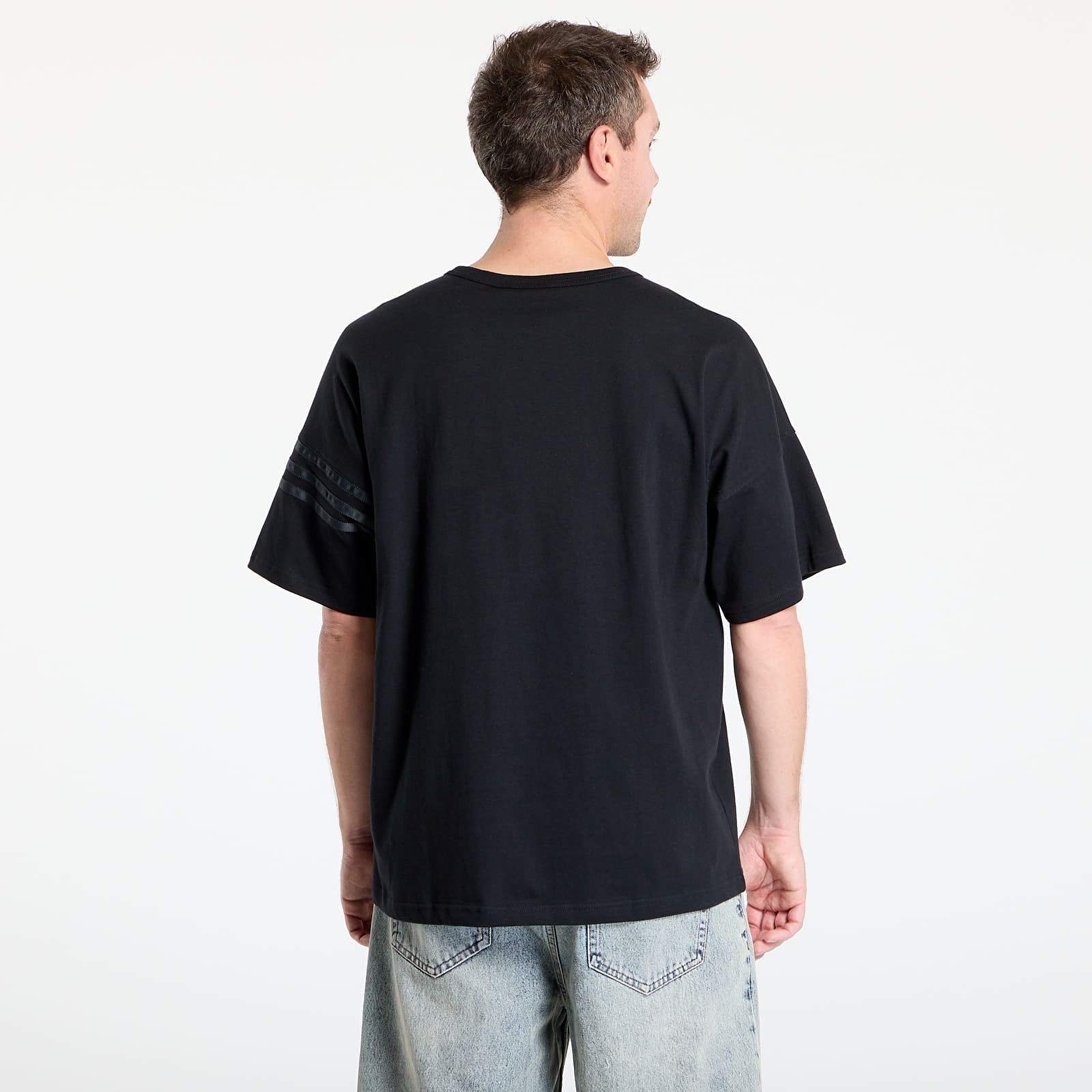 T-särgid adidas Neuclassics T-Shirt Black