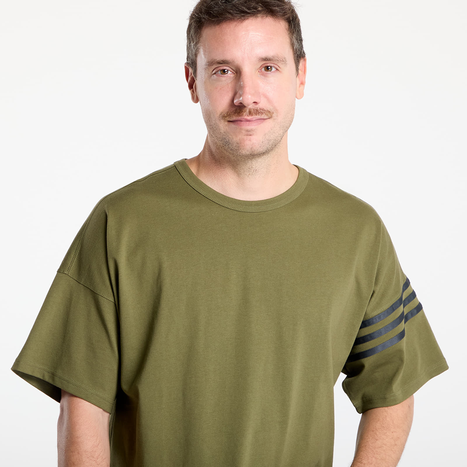 Men's T-shirts adidas Neuclassics Tee Focus Olive