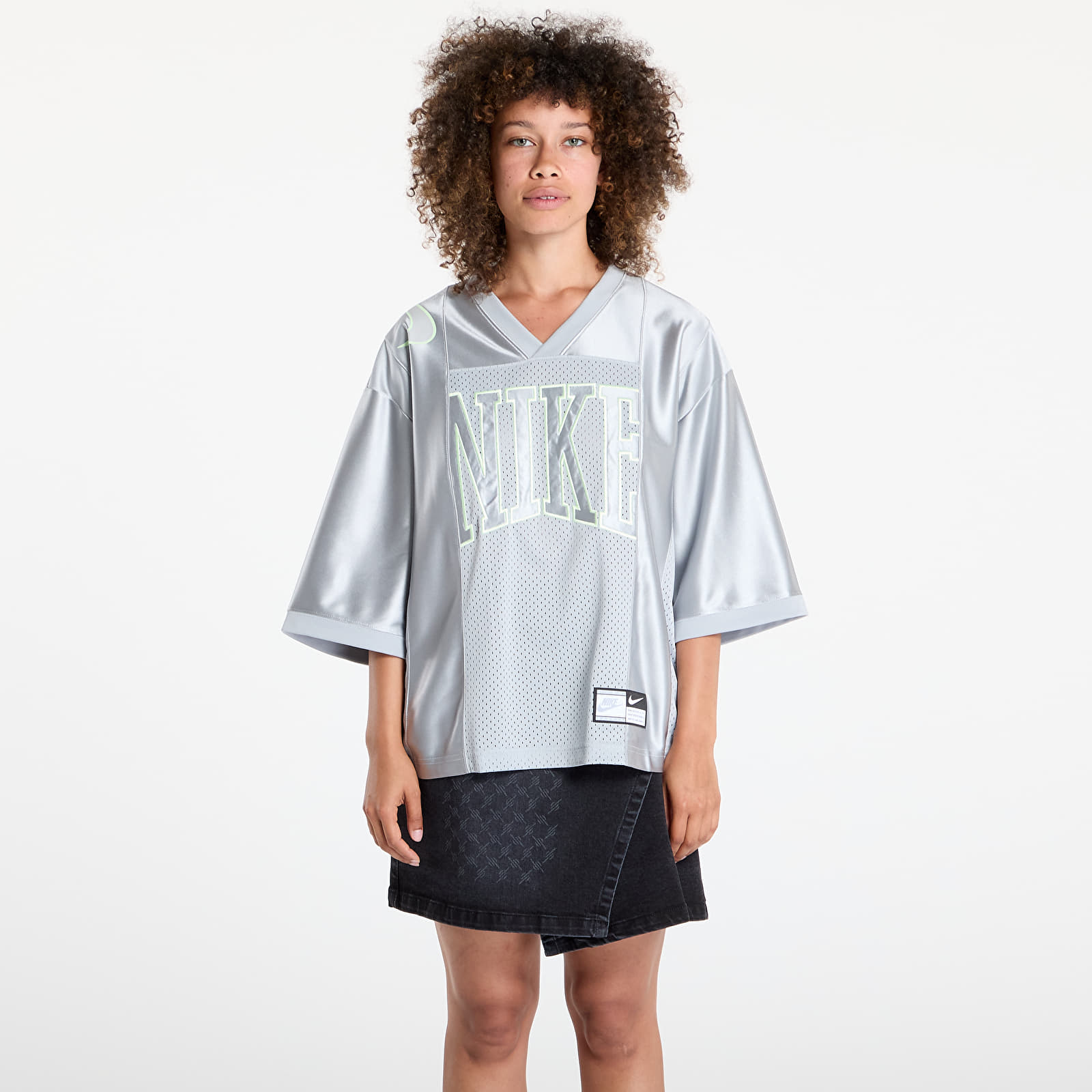 Camisetas de mujer Nike Sportswear Street Women's Oversized Short-Sleeve Graphic Jersey Lt Smoke Grey/ Barely Volt
