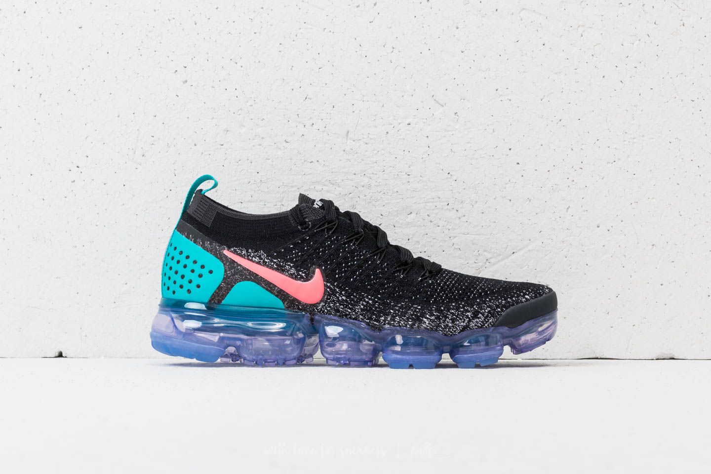 Nike air vapormax flyknit 2.0 hotsell women's black