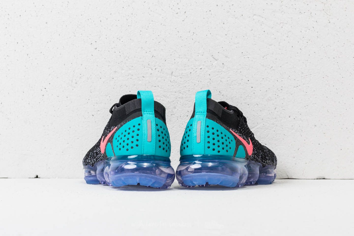 Air vapormax flyknit 2 black hot punch on sale white dusty cactus