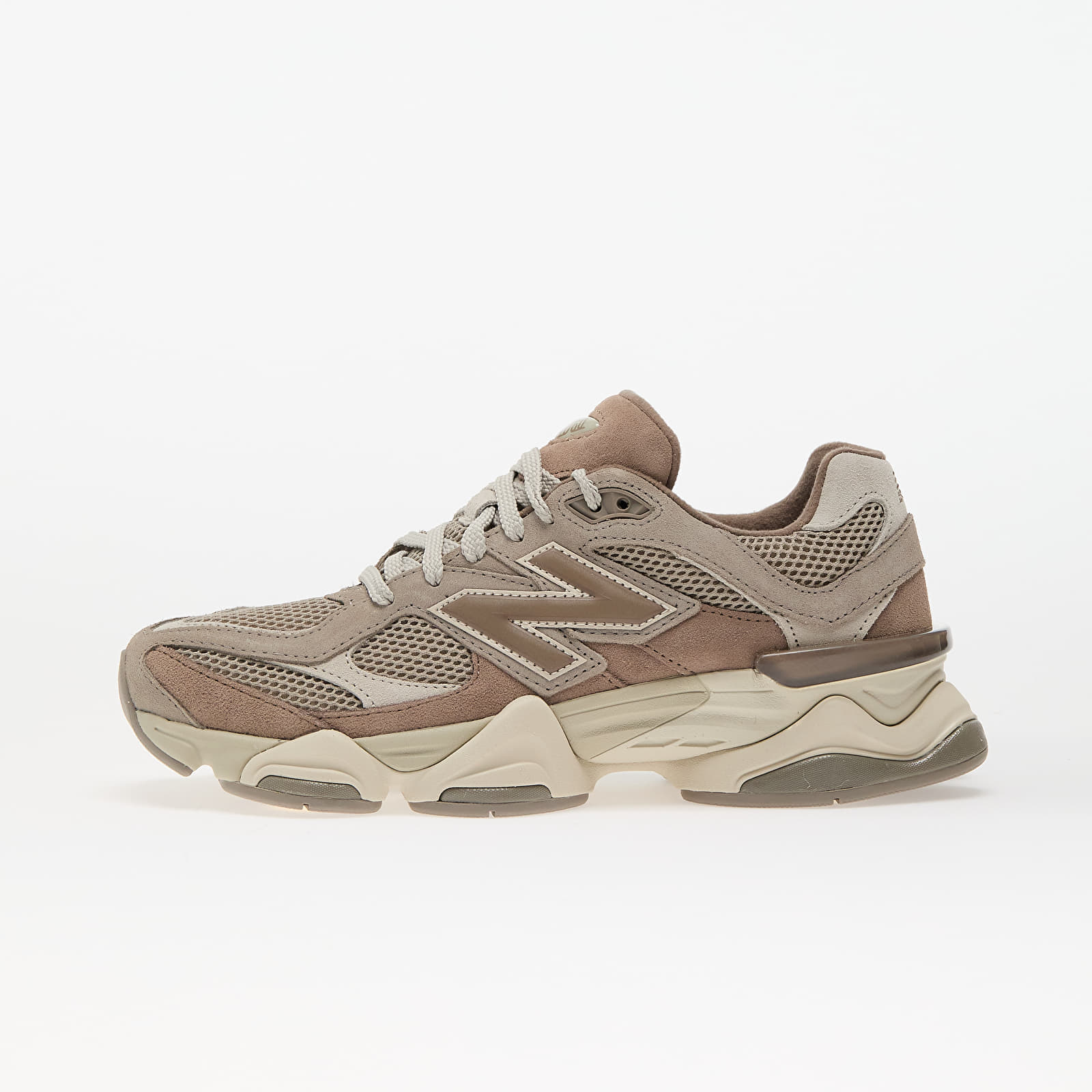 Sneakers New Balance 9060 Beige EUR 42.5