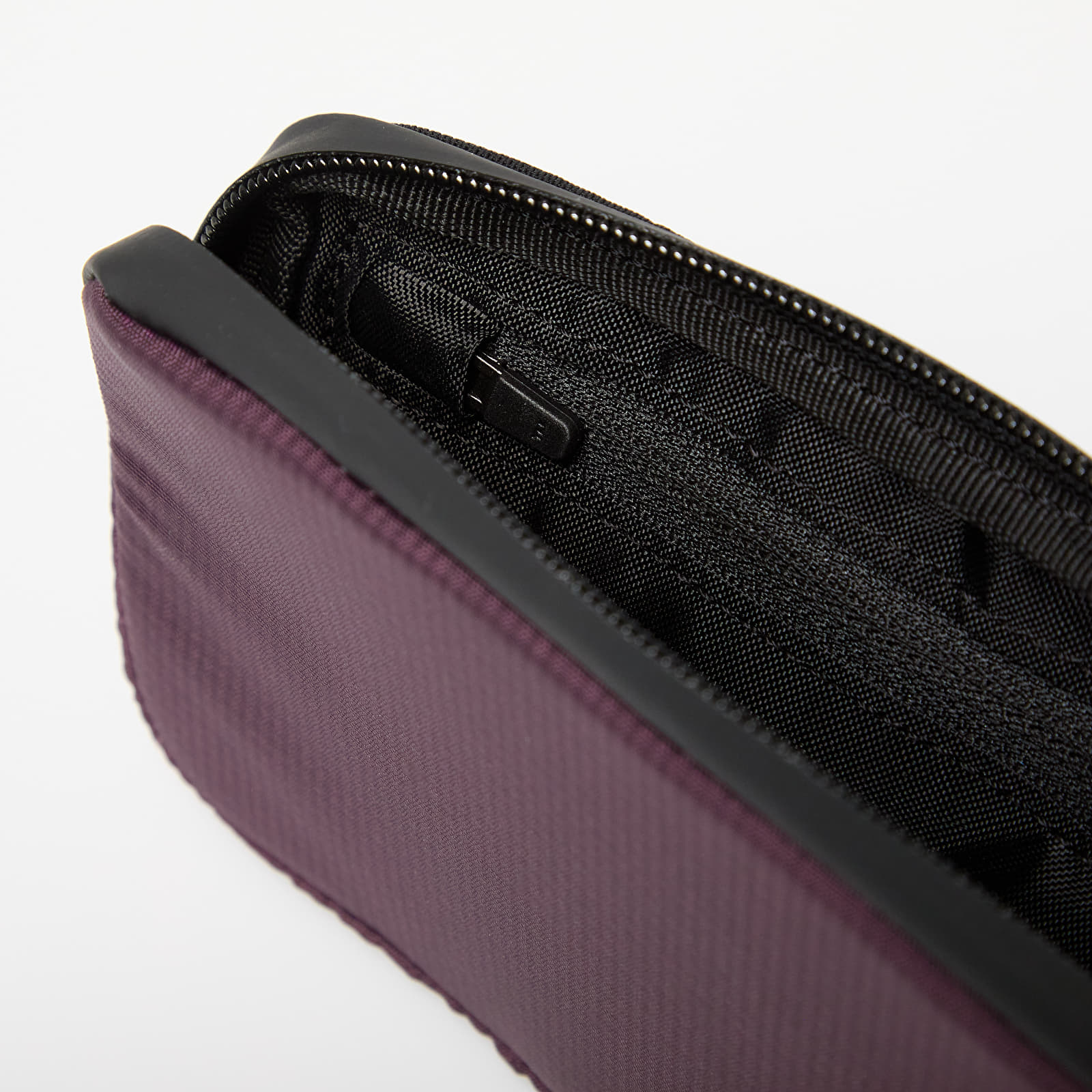 Inne Salomon Essential Case Plum Perfect/ Metal/ Bl