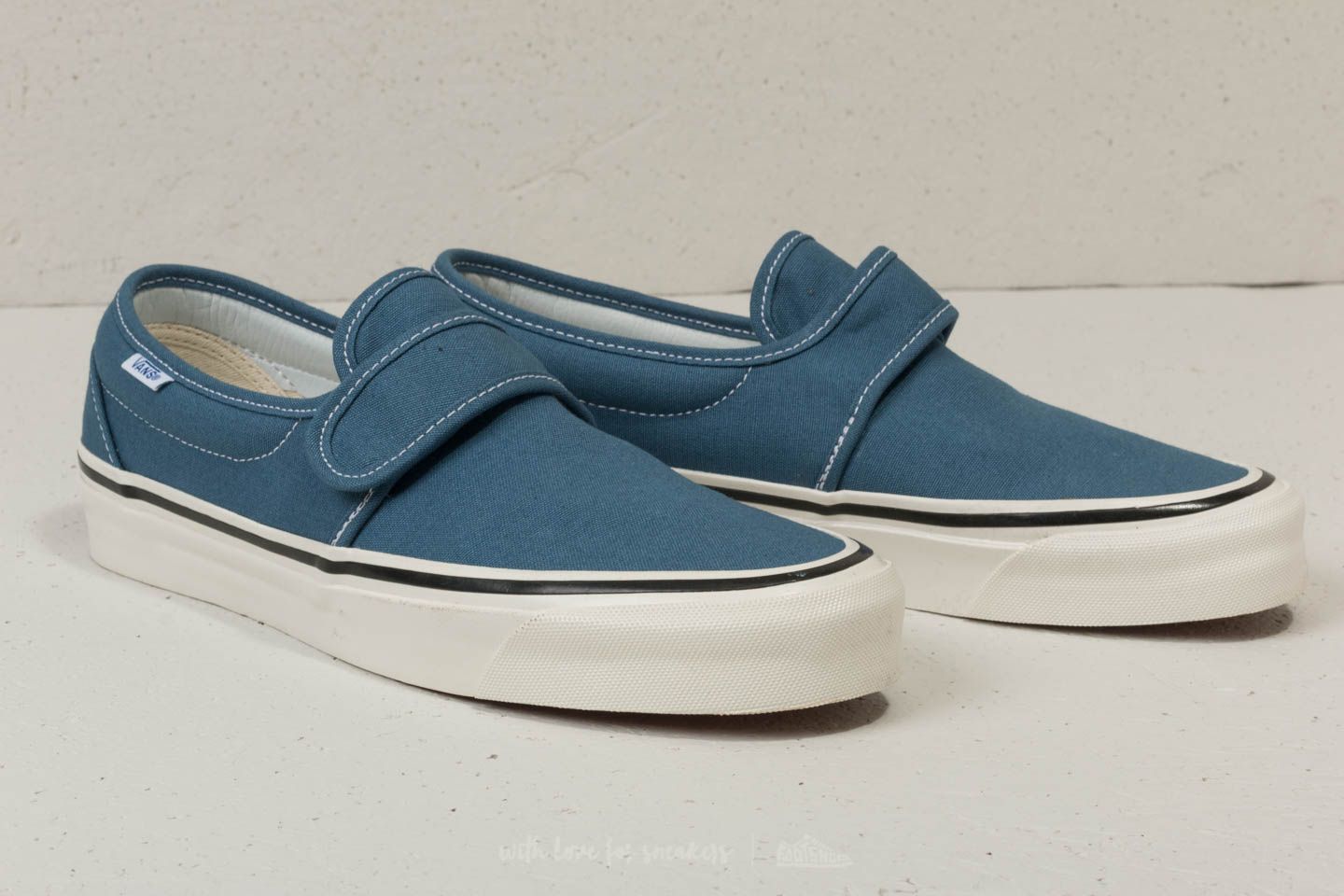 Vans slip best sale on v dx