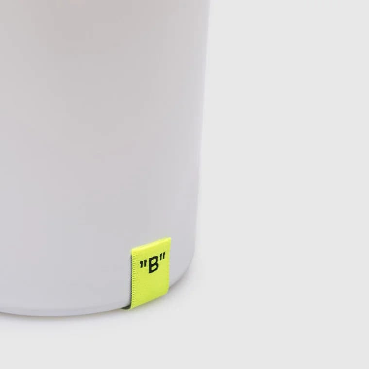 Inne Off-White Candle "B" Blazing Wood 200g