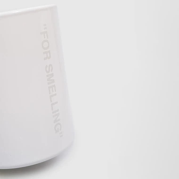 Inne Off-White Candle "B" Blazing Wood 200g