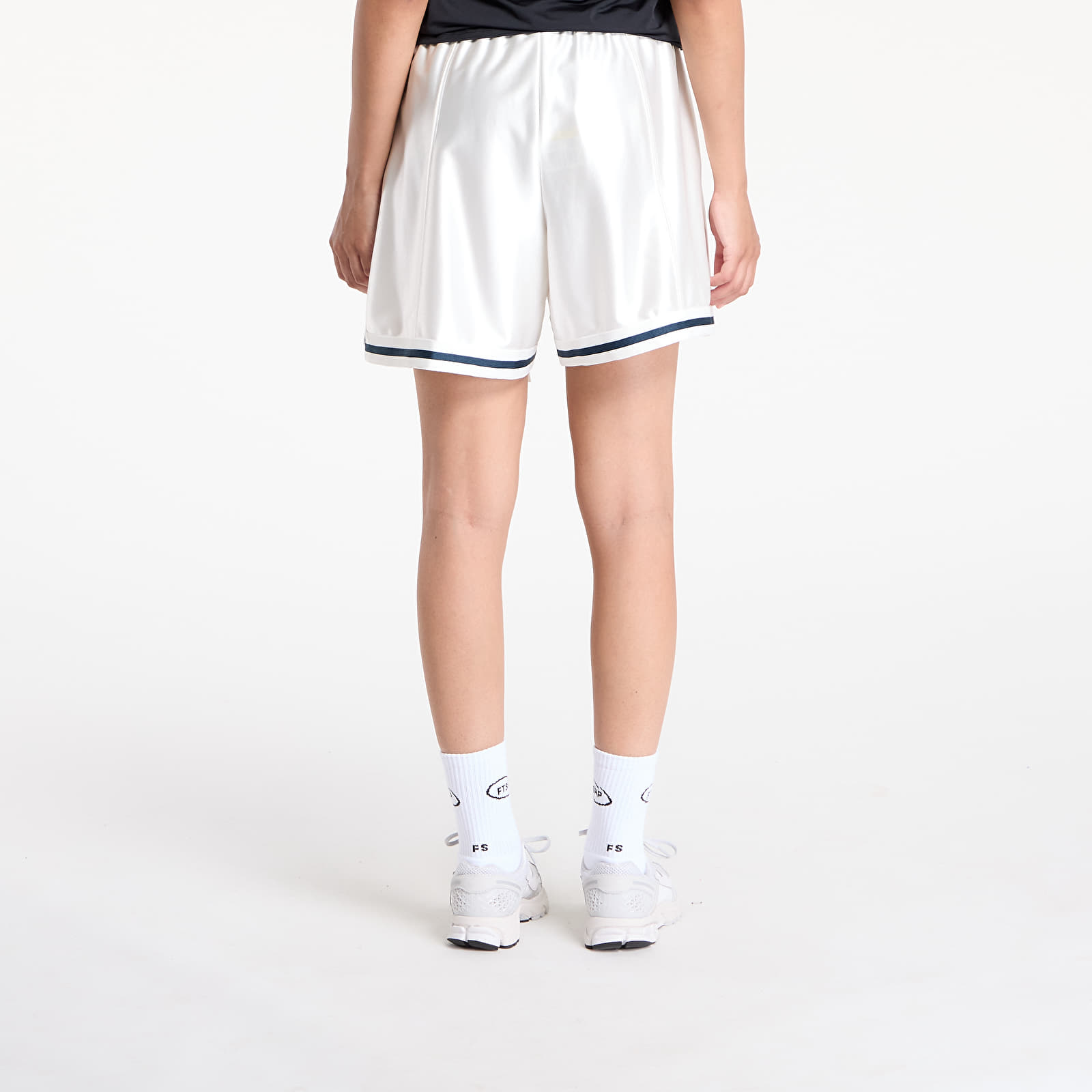 Kratke hlače Nike Sportswear Women's Loose Mid-Rise Graphic Shorts White