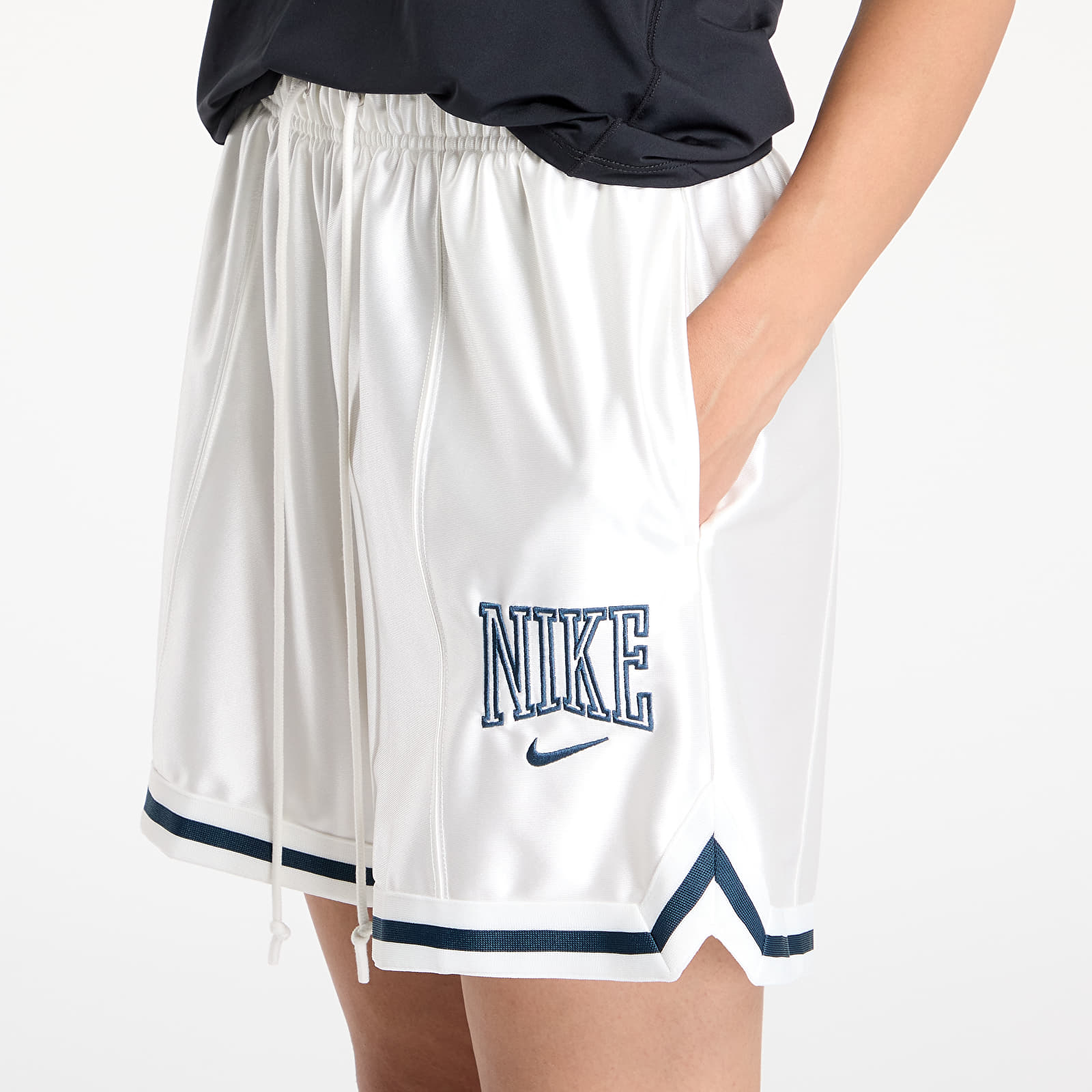 Kratke hlače Nike Sportswear Women's Loose Mid-Rise Graphic Shorts White