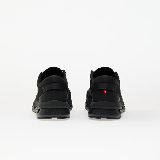 On M Cloudzone Black/ Eclipse | Footshop