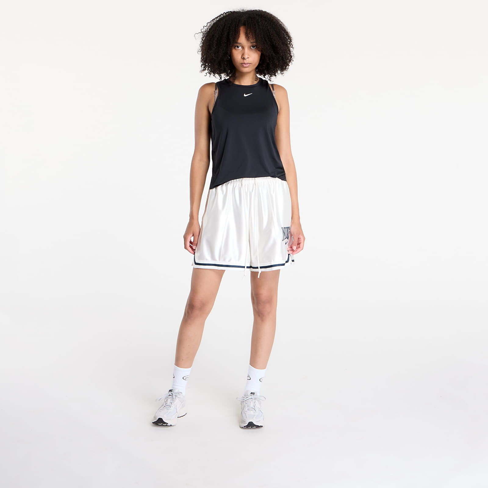 Kratke hlače Nike Sportswear Women's Loose Mid-Rise Graphic Shorts White