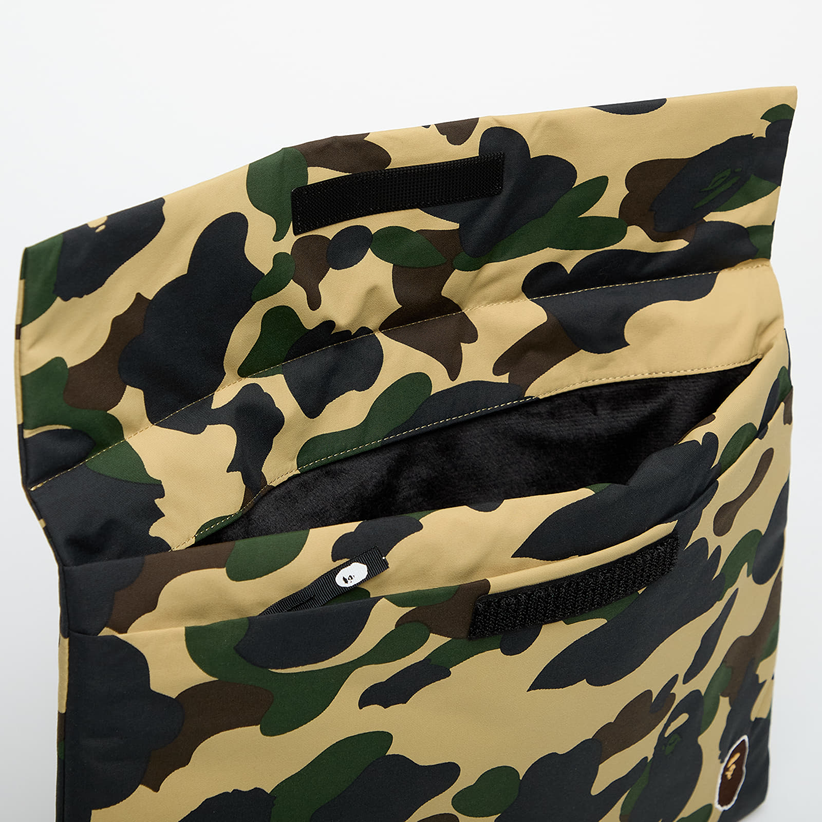 Калъфи A BATHING APE 1St Camo 15 Inch Pc Case Yellow