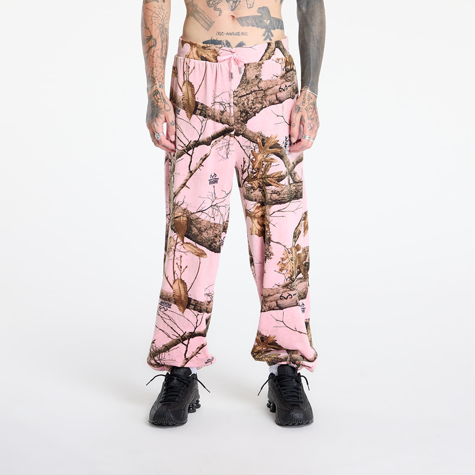Панталони PLEASURES Realtree Velour Track Pants Pink Edge L