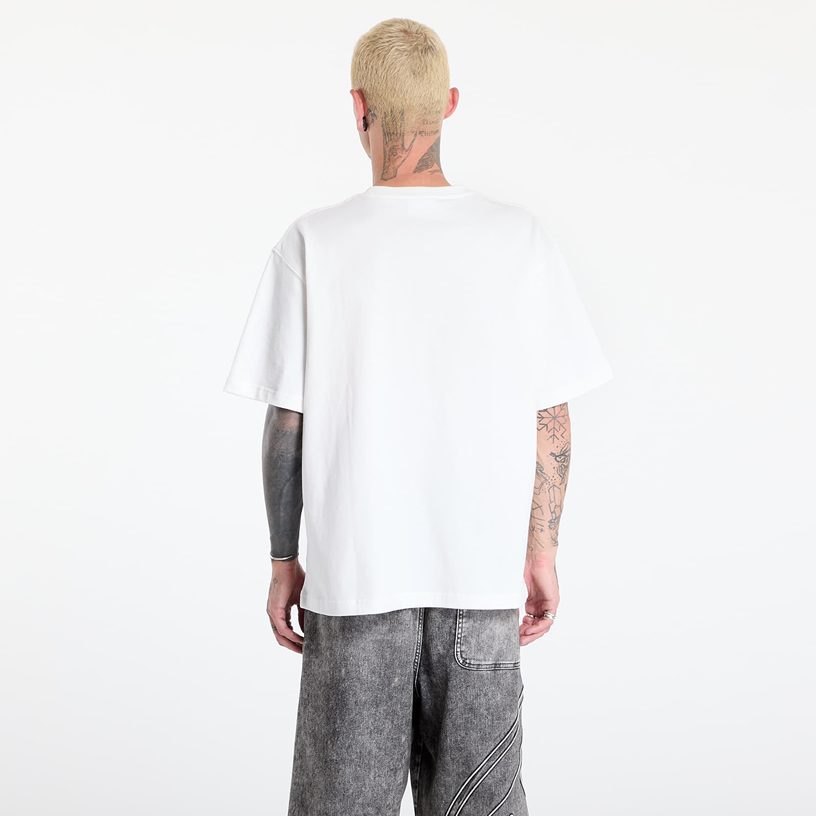 T-shirts PLEASURES Skull Crest Heavyweight Shirt White