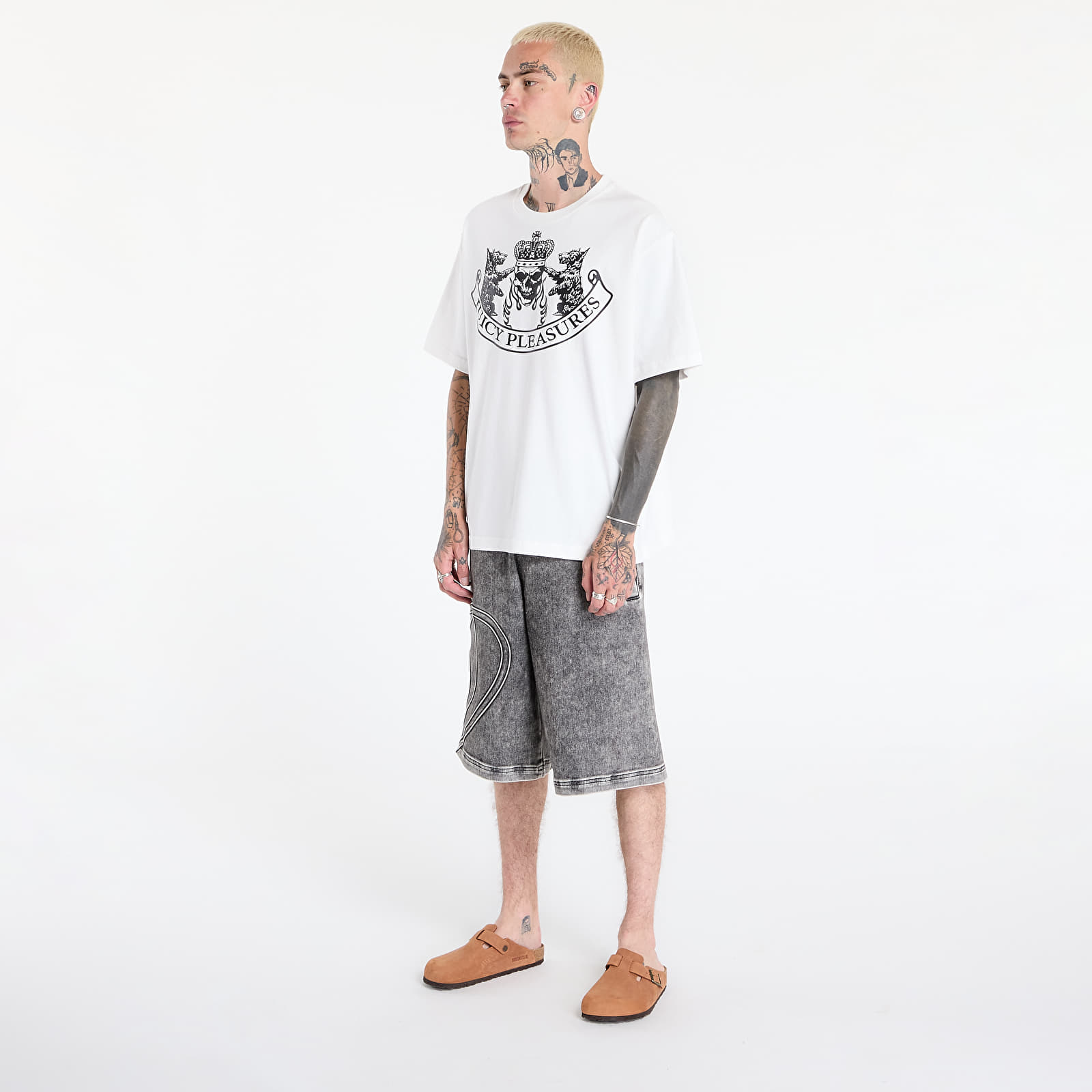 T-shirts PLEASURES Skull Crest Heavyweight Shirt White