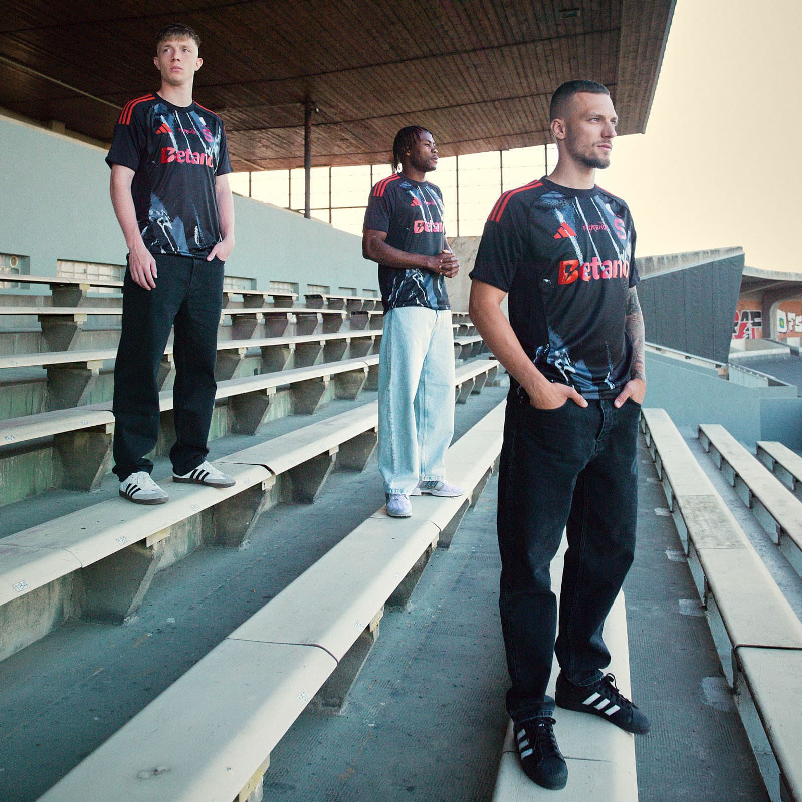 Camisetas adidas x Footshop x Sparta Jersey UNISEX Black/ Red