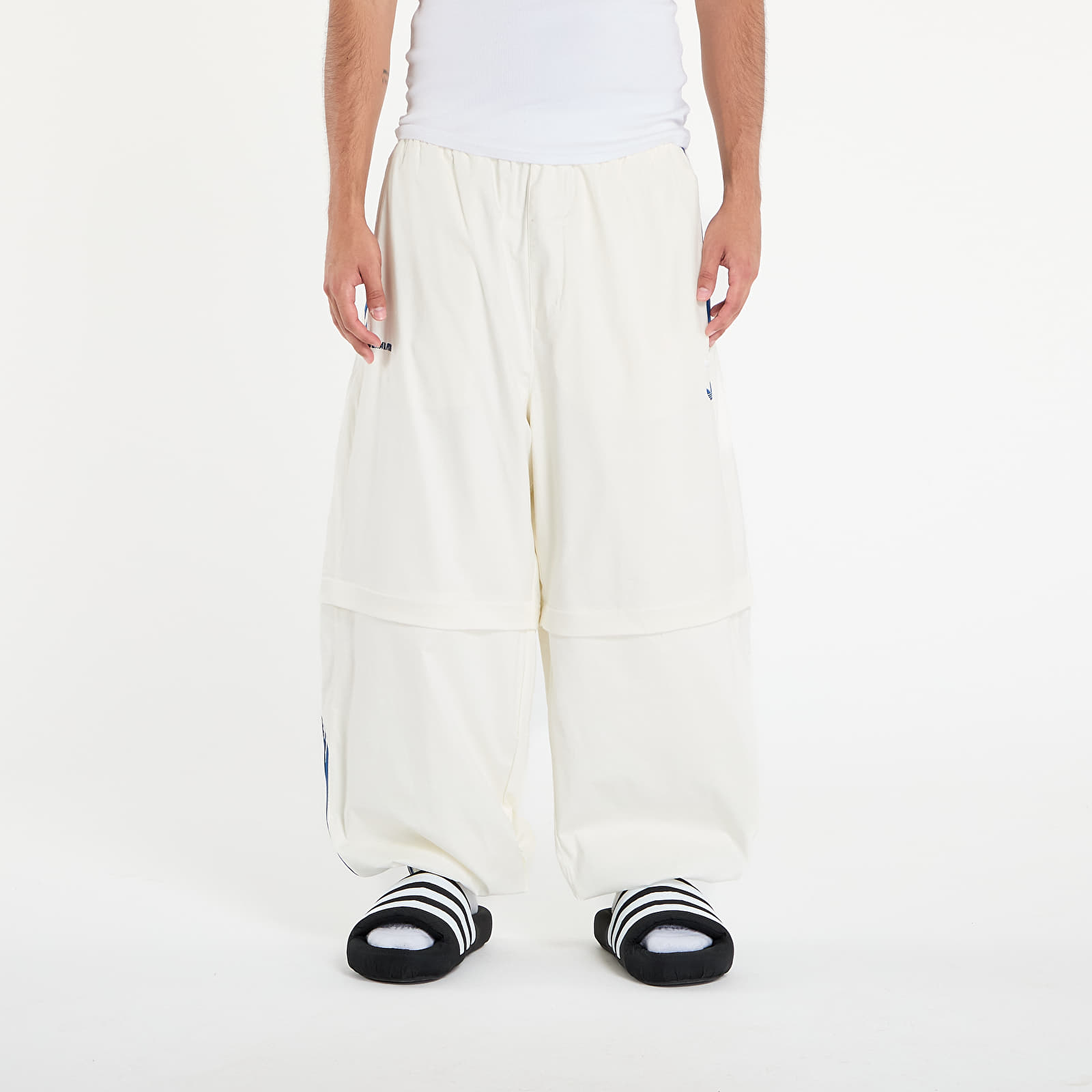 Bukser til mænd adidas Chavarria Poplin Track Pant Off White