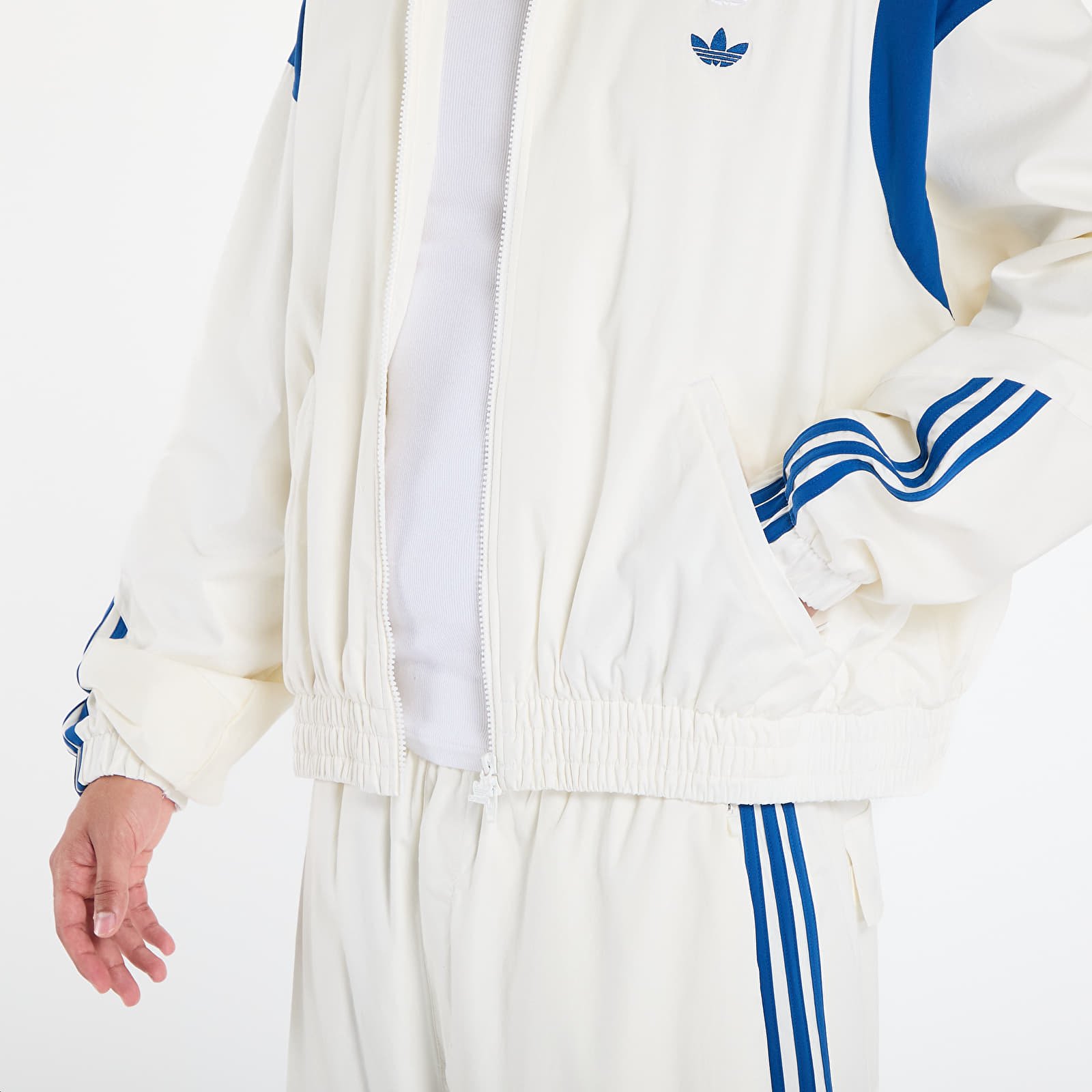Jakker til mænd adidas Chavarria Poplin Tracktop Off White