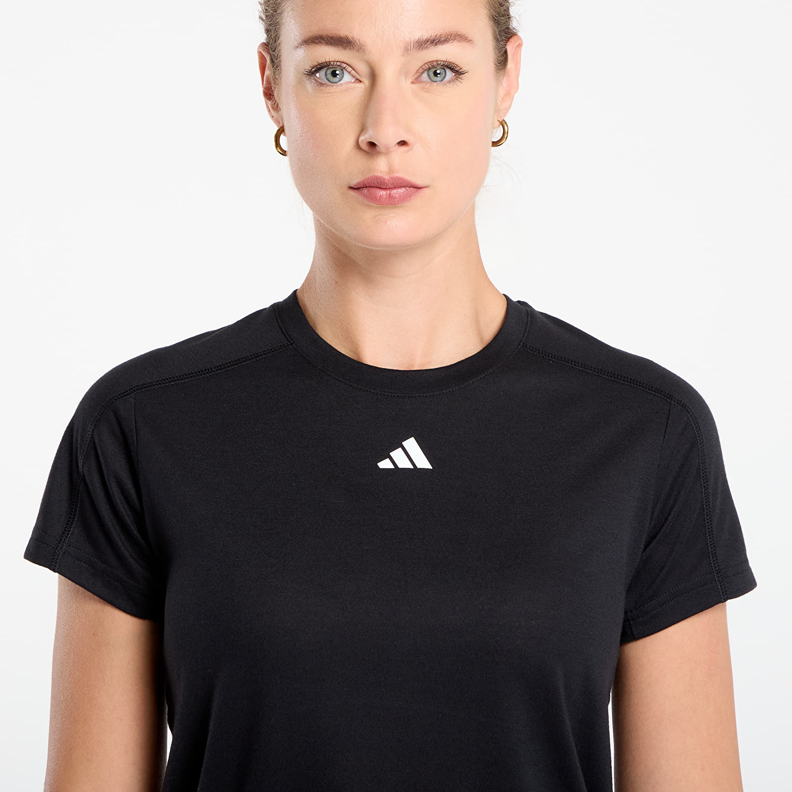 Ženske majice kratkih rukava adidas AEROREADY Train Essentials Minimal Branding Crewneck TeeBlack