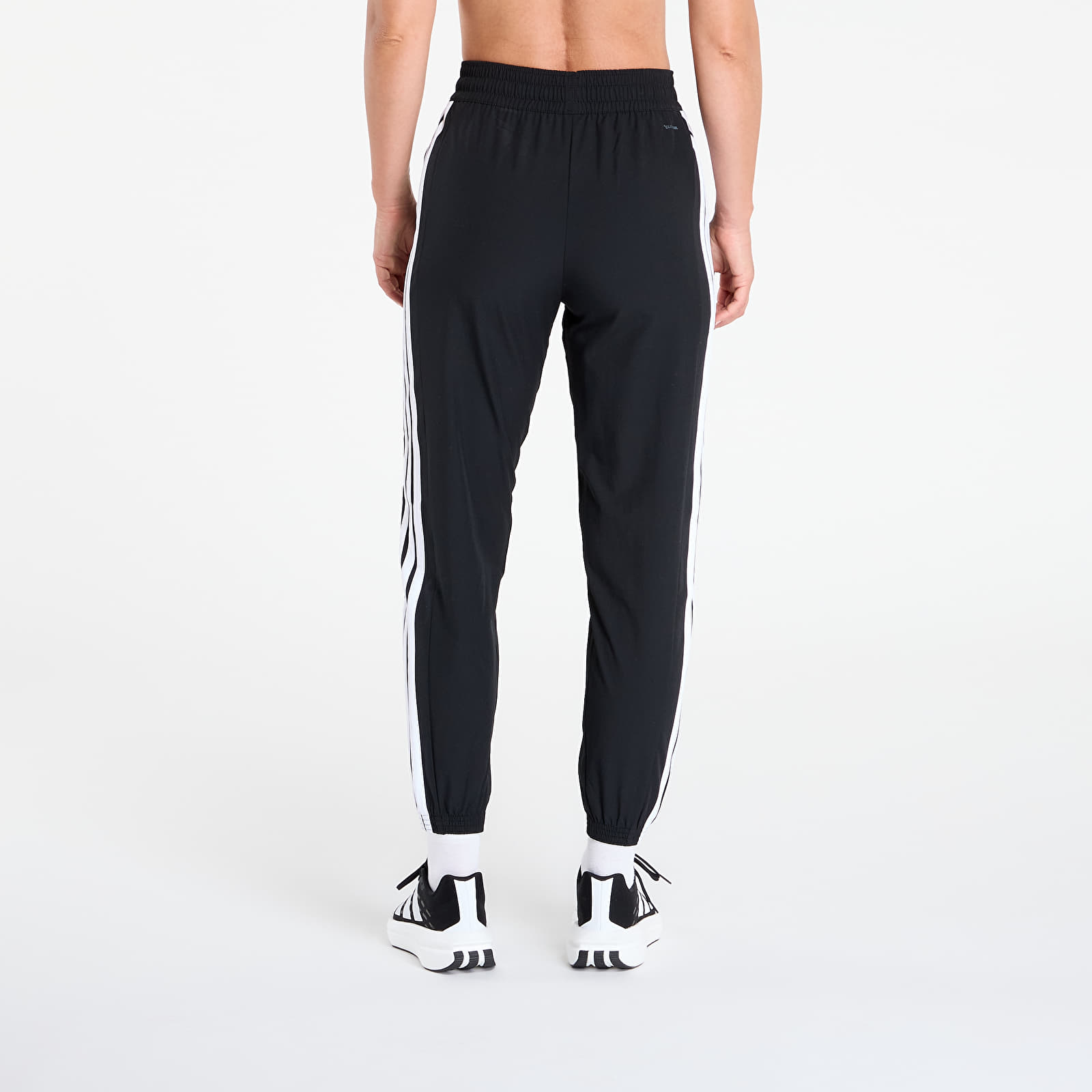 Byxor för kvinnor adidas Train Essentials 3-Stripes Woven Joggers Black/ White