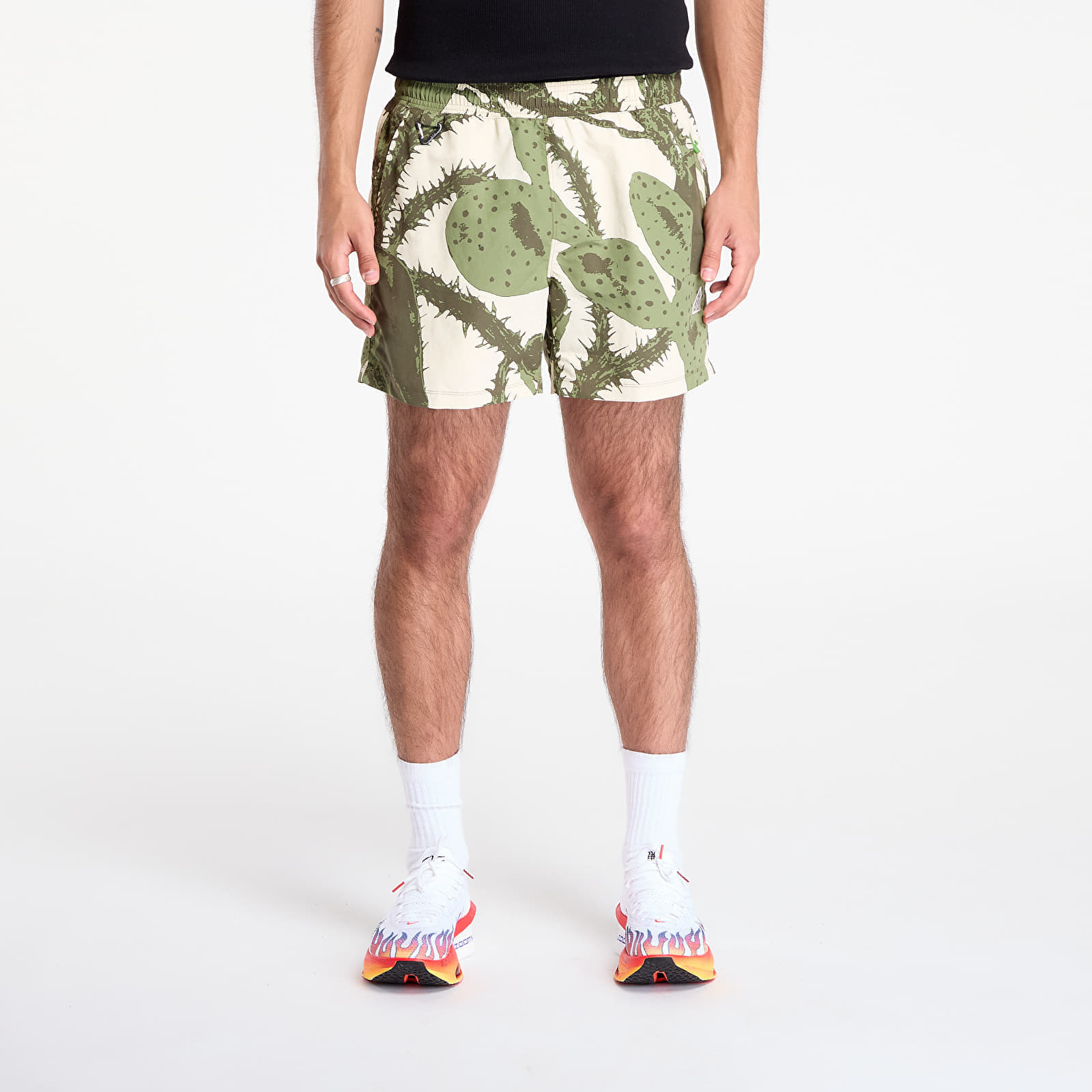 Nike ACG Reservoir Goat Mens Shorts Lt Khaki/ Summit White XS
