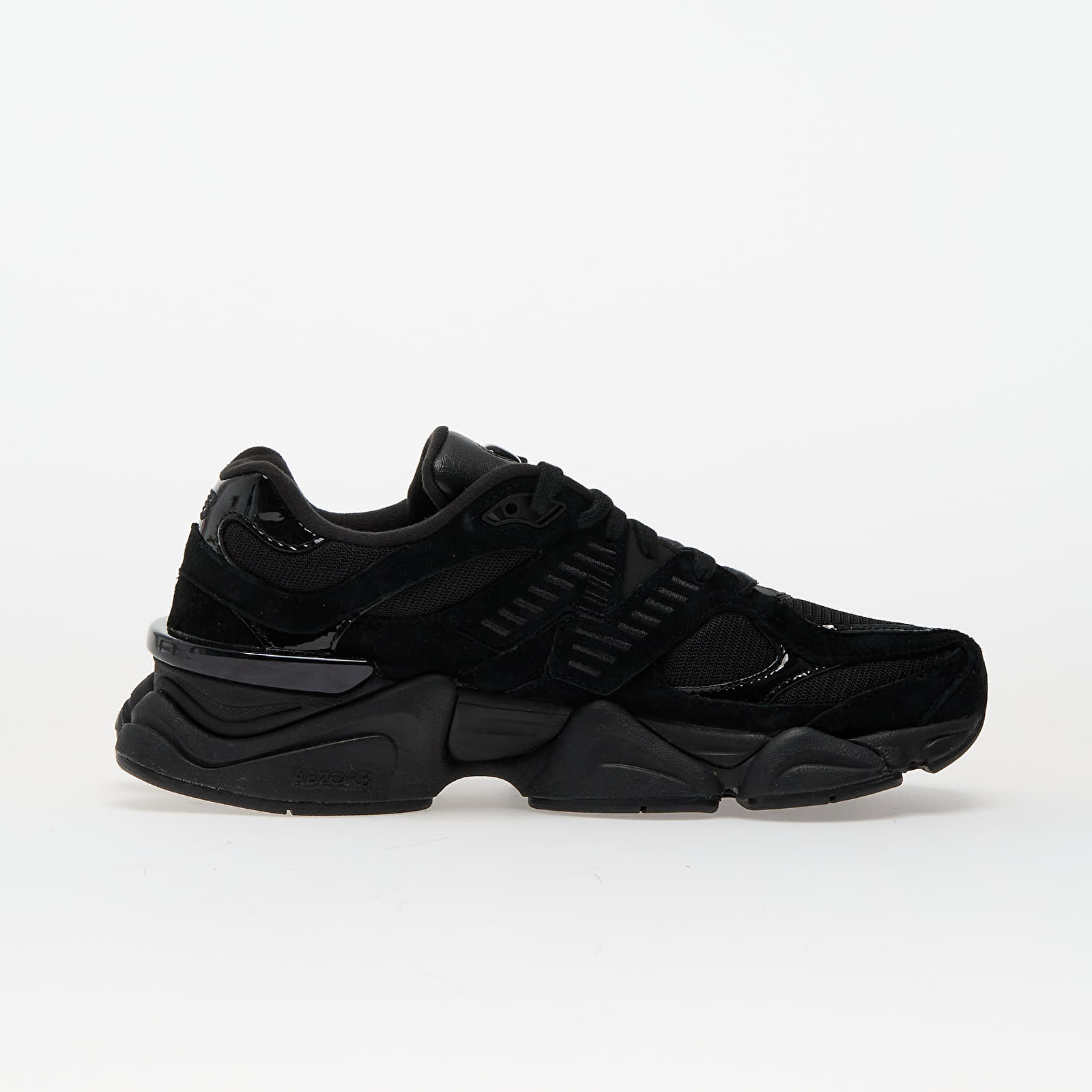 Scarpe uomo New Balance 9060 Triple Black