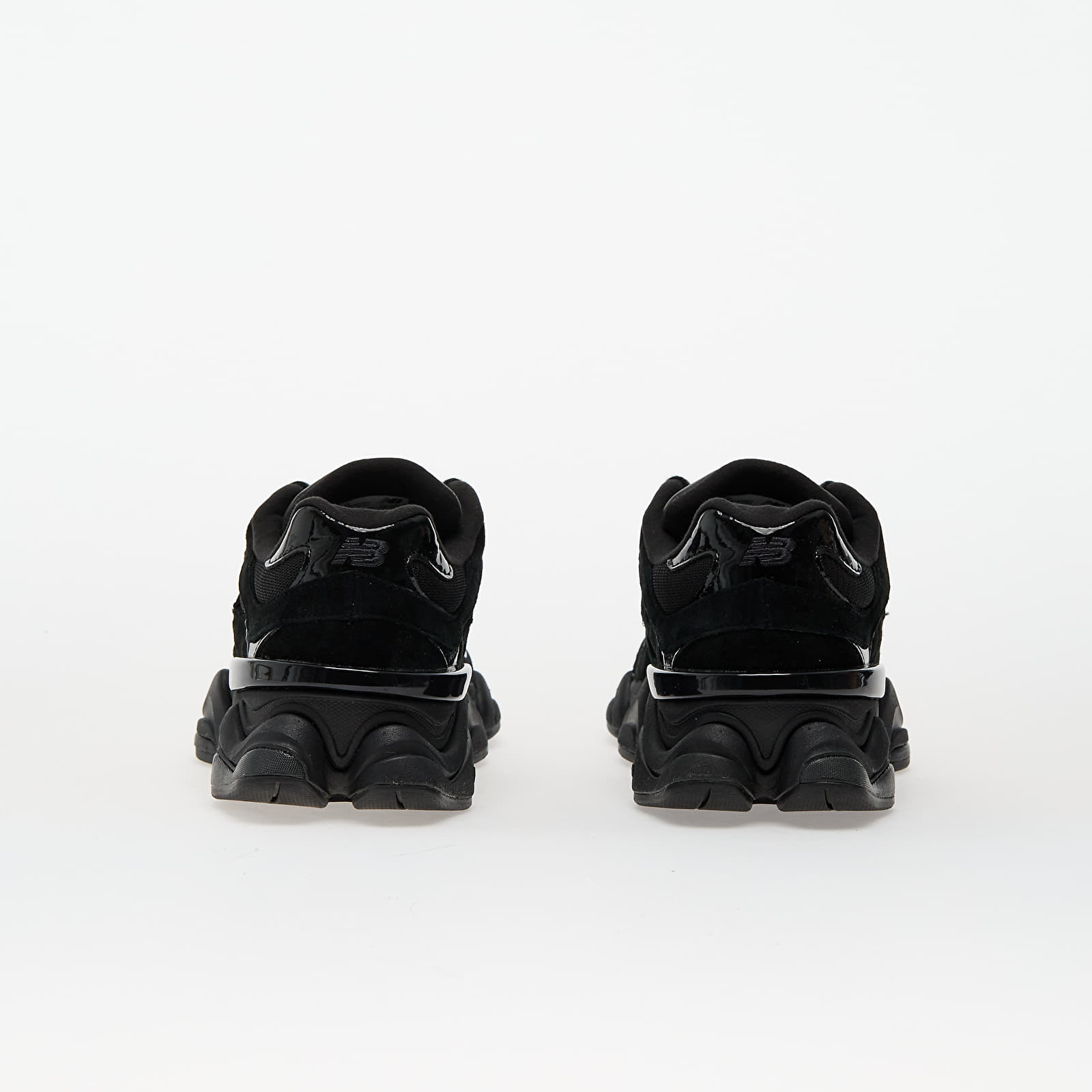 Scarpe uomo New Balance 9060 Triple Black