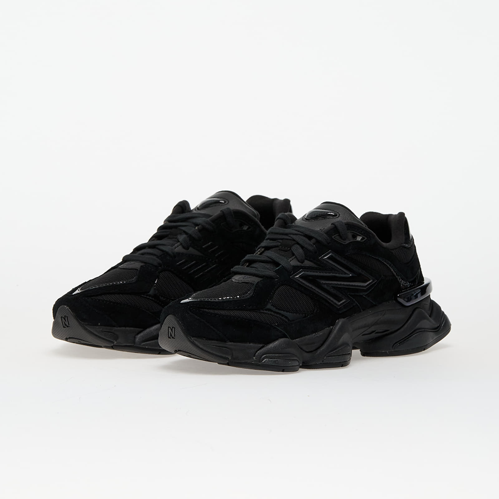 Scarpe uomo New Balance 9060 Triple Black