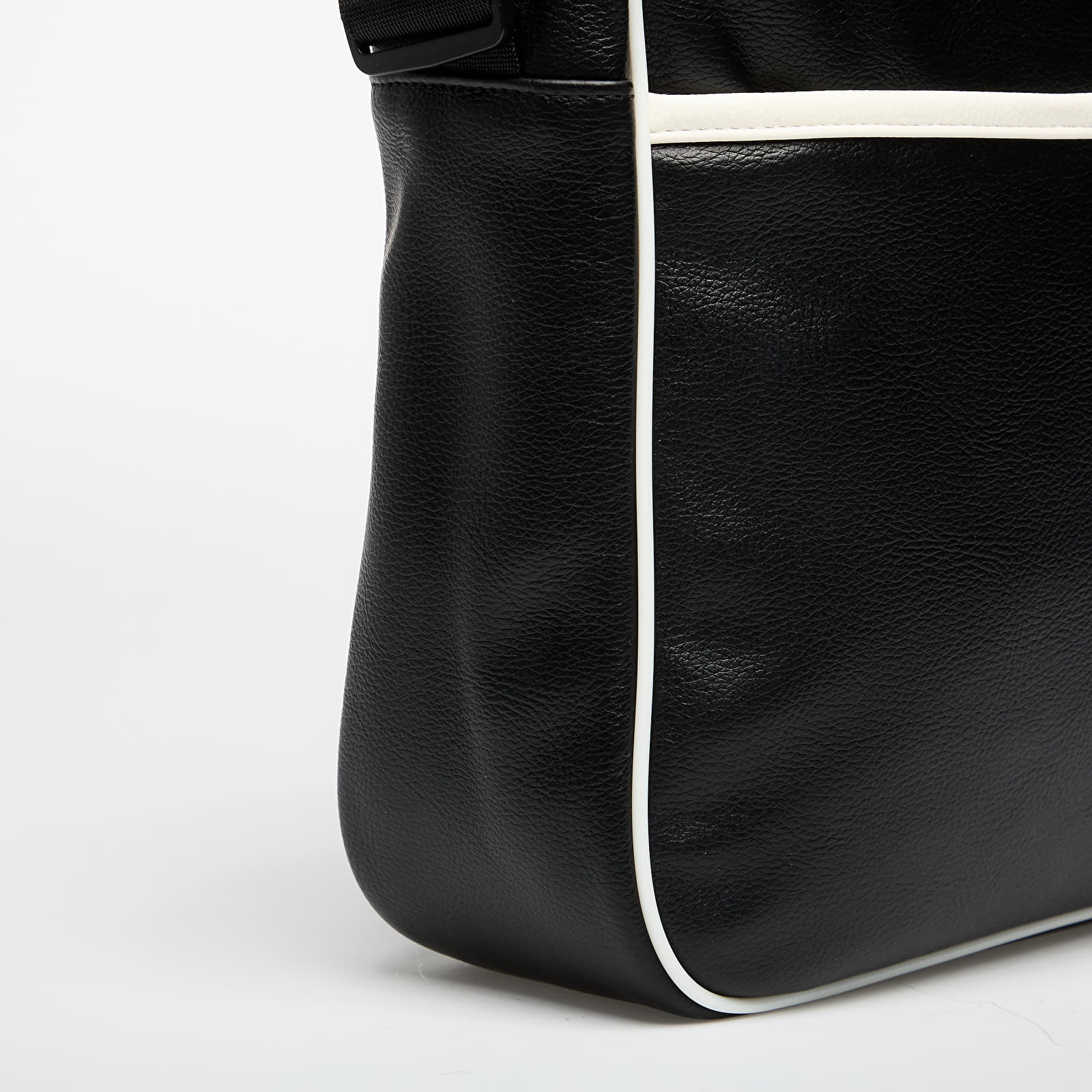 Crossbody bags adidas Airliner Black