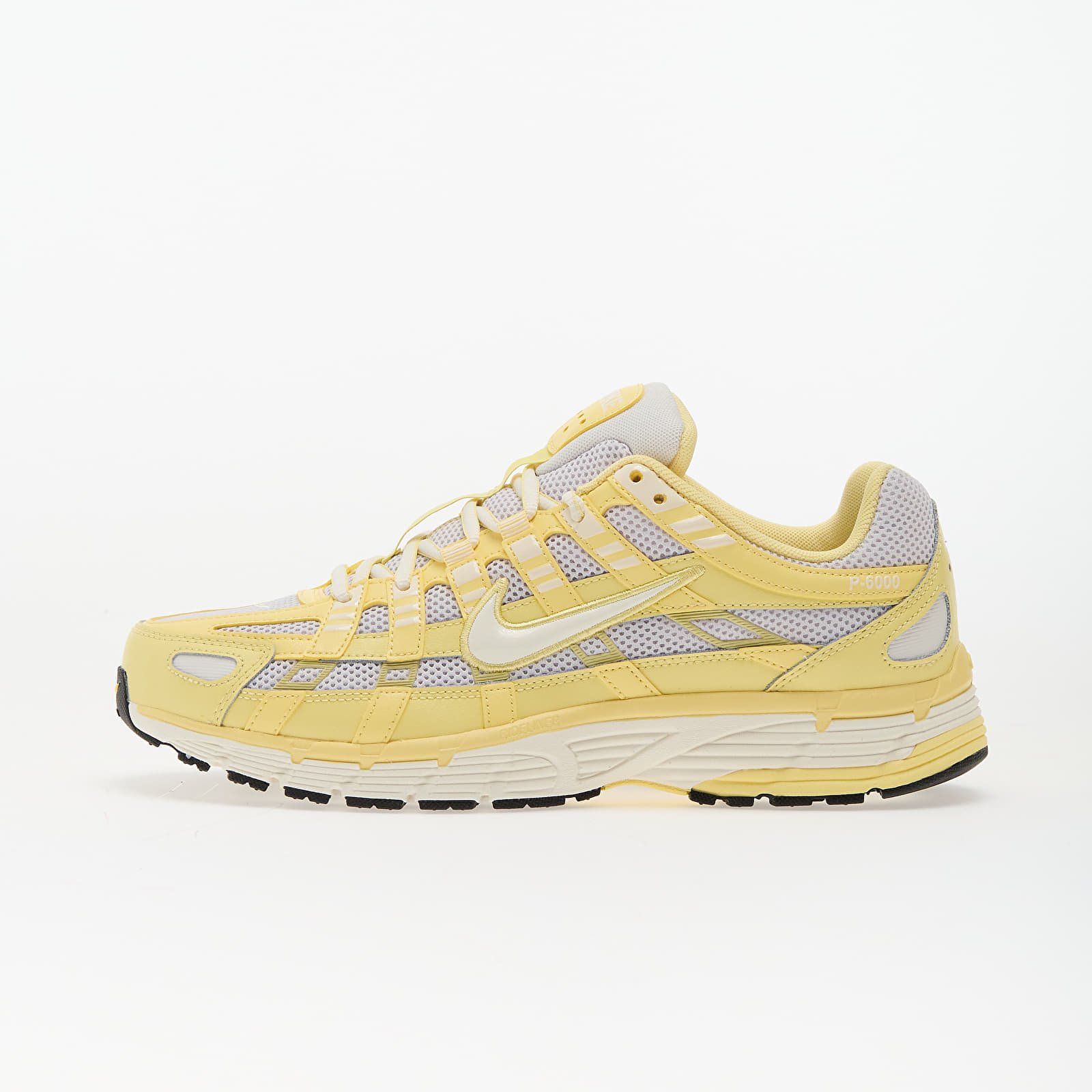 Women's shoes Nike W P-6000 Soft Yellow/ Soft Pearl-Platinum Tint-Black-Metallic Silver