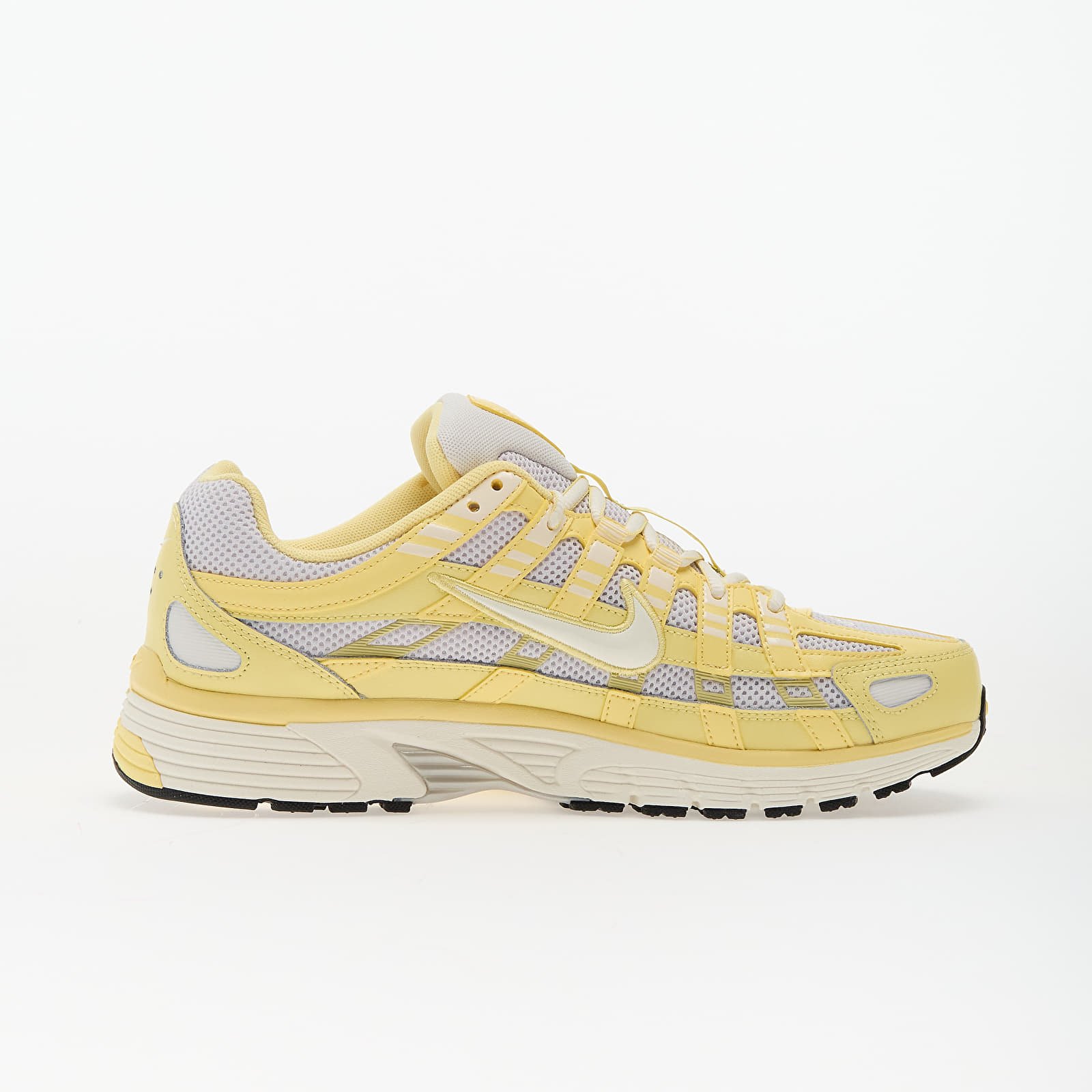 Women's shoes Nike W P-6000 Soft Yellow/ Soft Pearl-Platinum Tint-Black-Metallic Silver