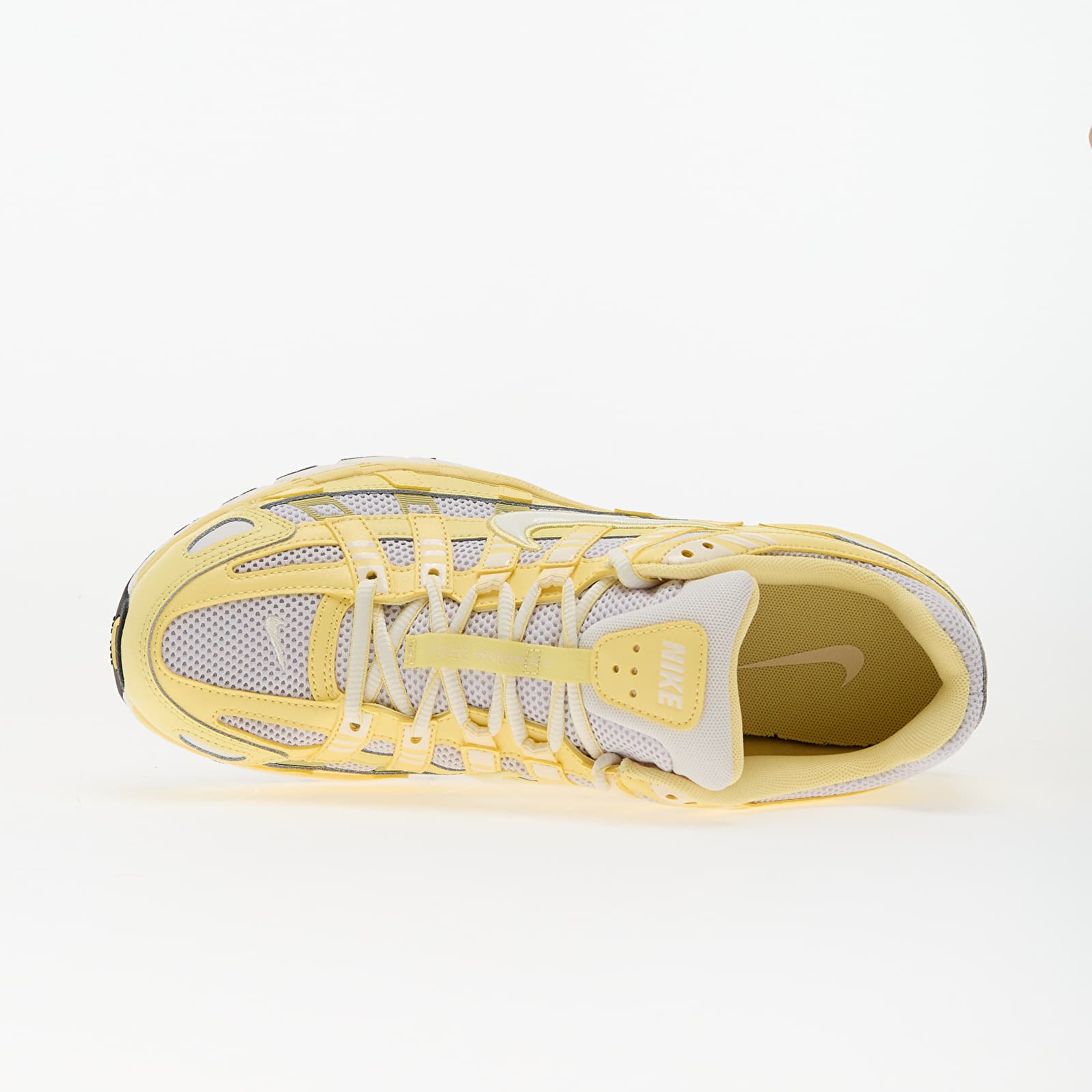 Women's shoes Nike W P-6000 Soft Yellow/ Soft Pearl-Platinum Tint-Black-Metallic Silver