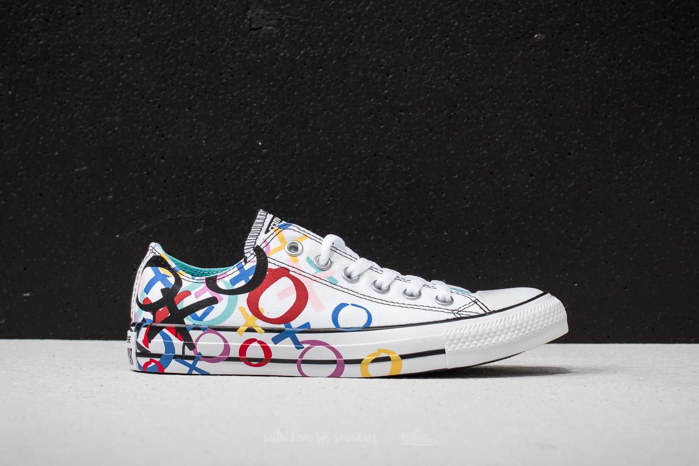 Γυναικεία παπούτσια Converse Chuck Taylor All Star Ox White/ Hyper Magenta/ Black