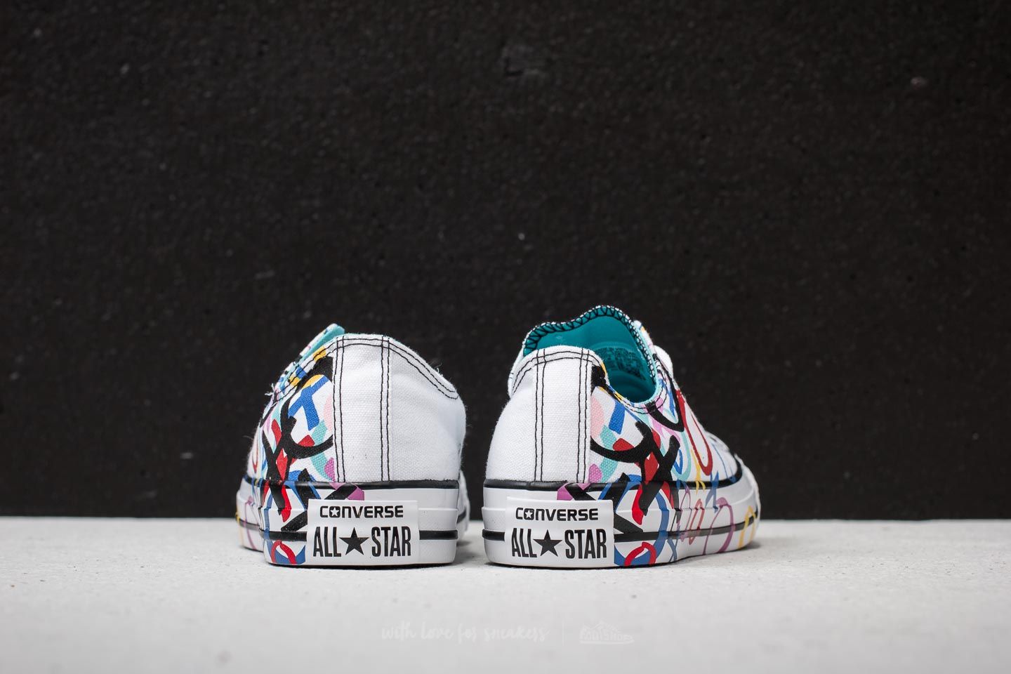 Γυναικεία παπούτσια Converse Chuck Taylor All Star Ox White/ Hyper Magenta/ Black