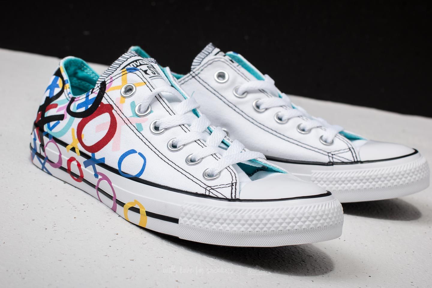 Γυναικεία παπούτσια Converse Chuck Taylor All Star Ox White/ Hyper Magenta/ Black