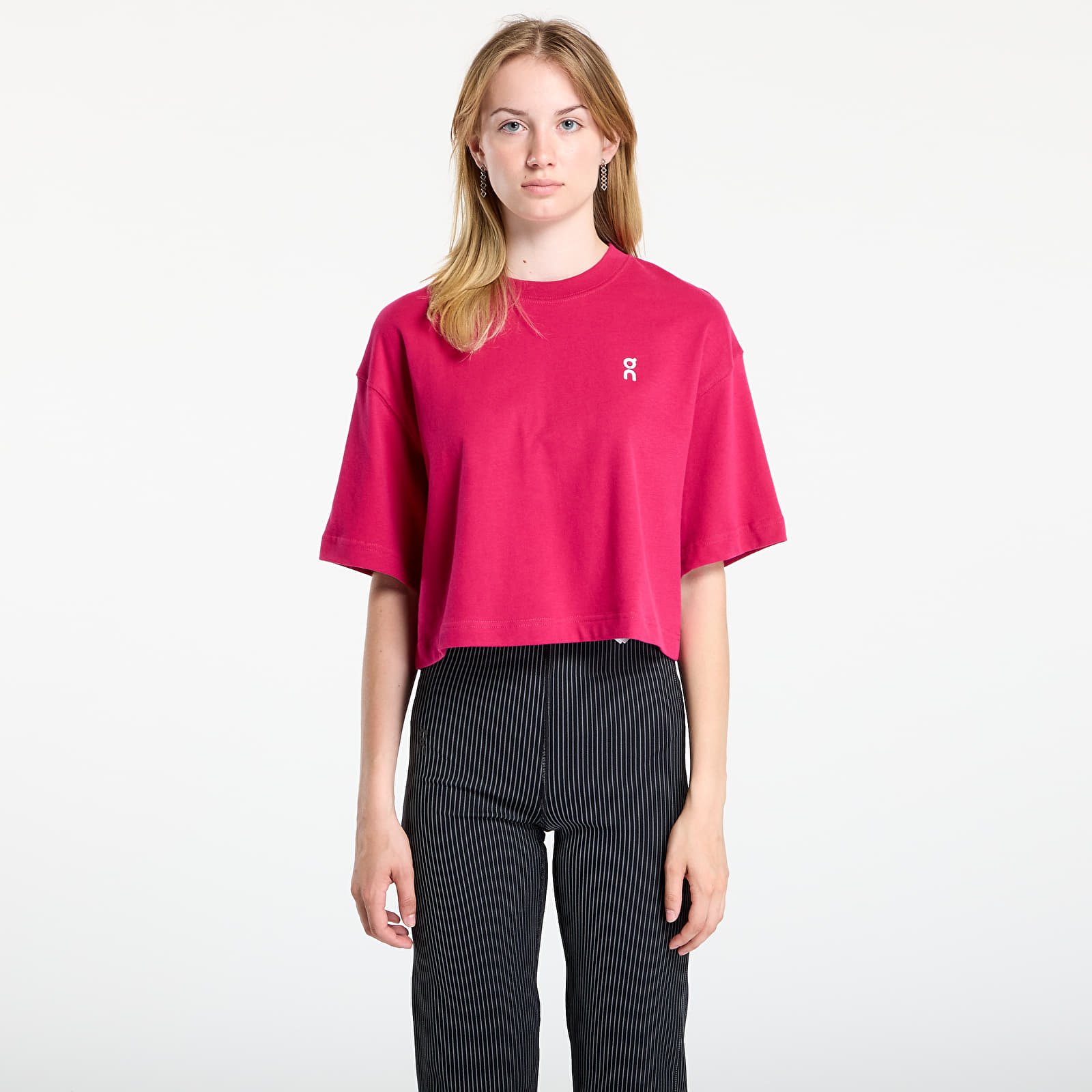 T-shirts On Club Boxy Tee Grenadine