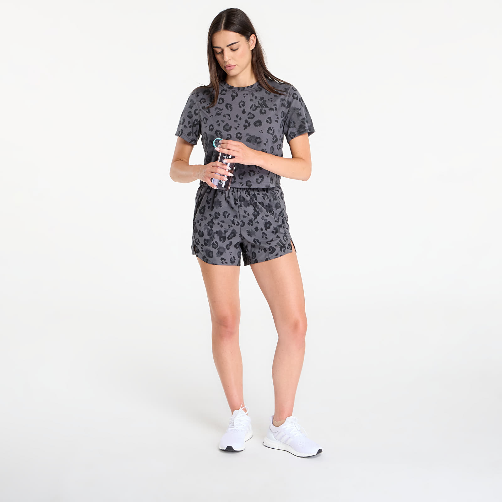 Női sortok adidas Wvn Workout Essentials Woven Short Grey Five/ Print