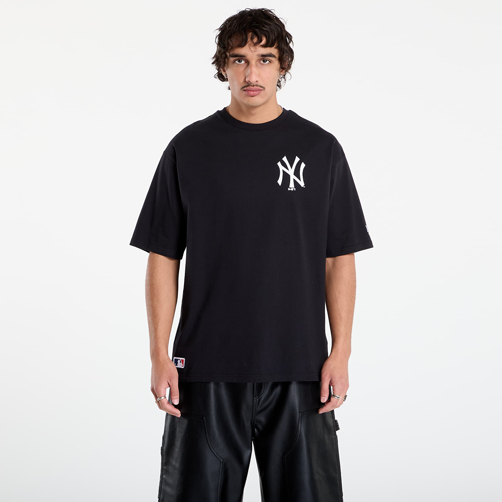 T-shirts til mænd New Era MLB Essentials Lc Os Tee New York Yankees Black/ White