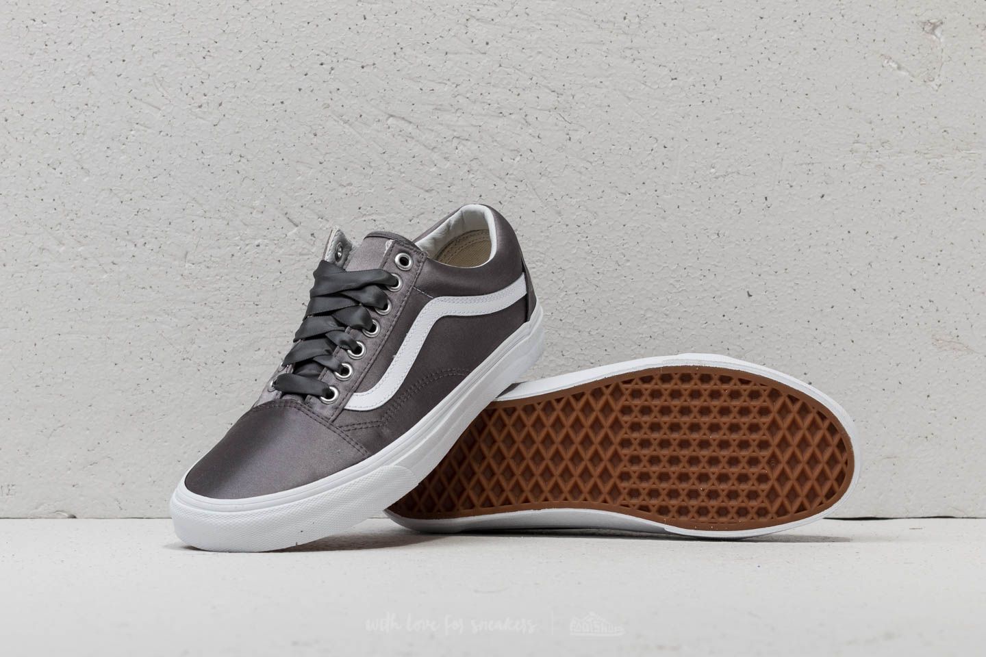 Women s shoes Vans Old Skool Satin Lux Gray True White Footshop