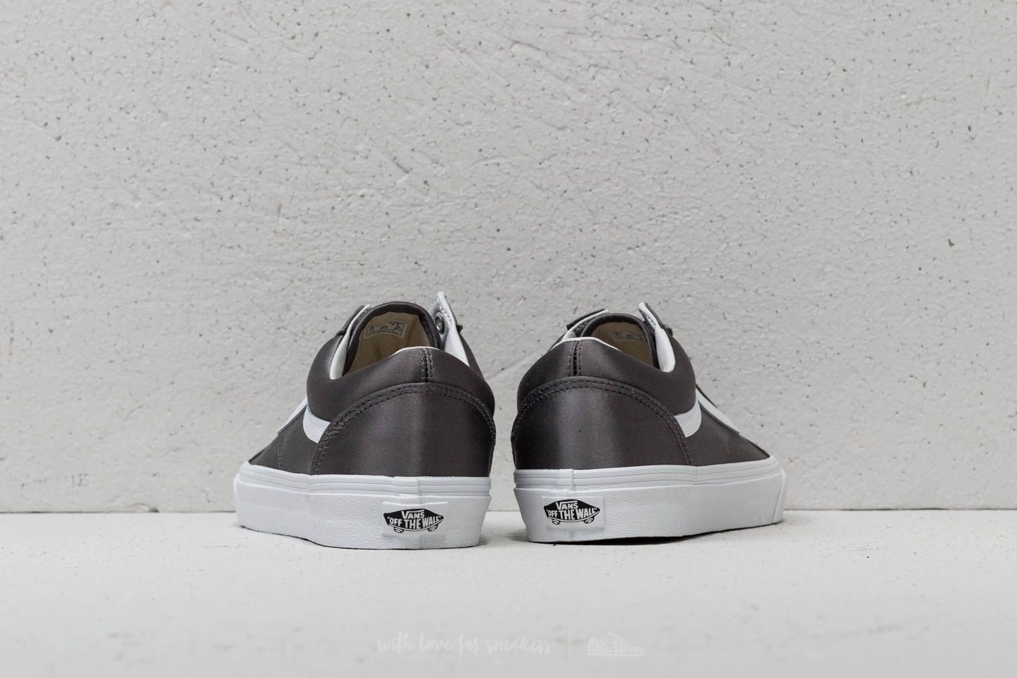 Vans old skool satin skate shoe sales