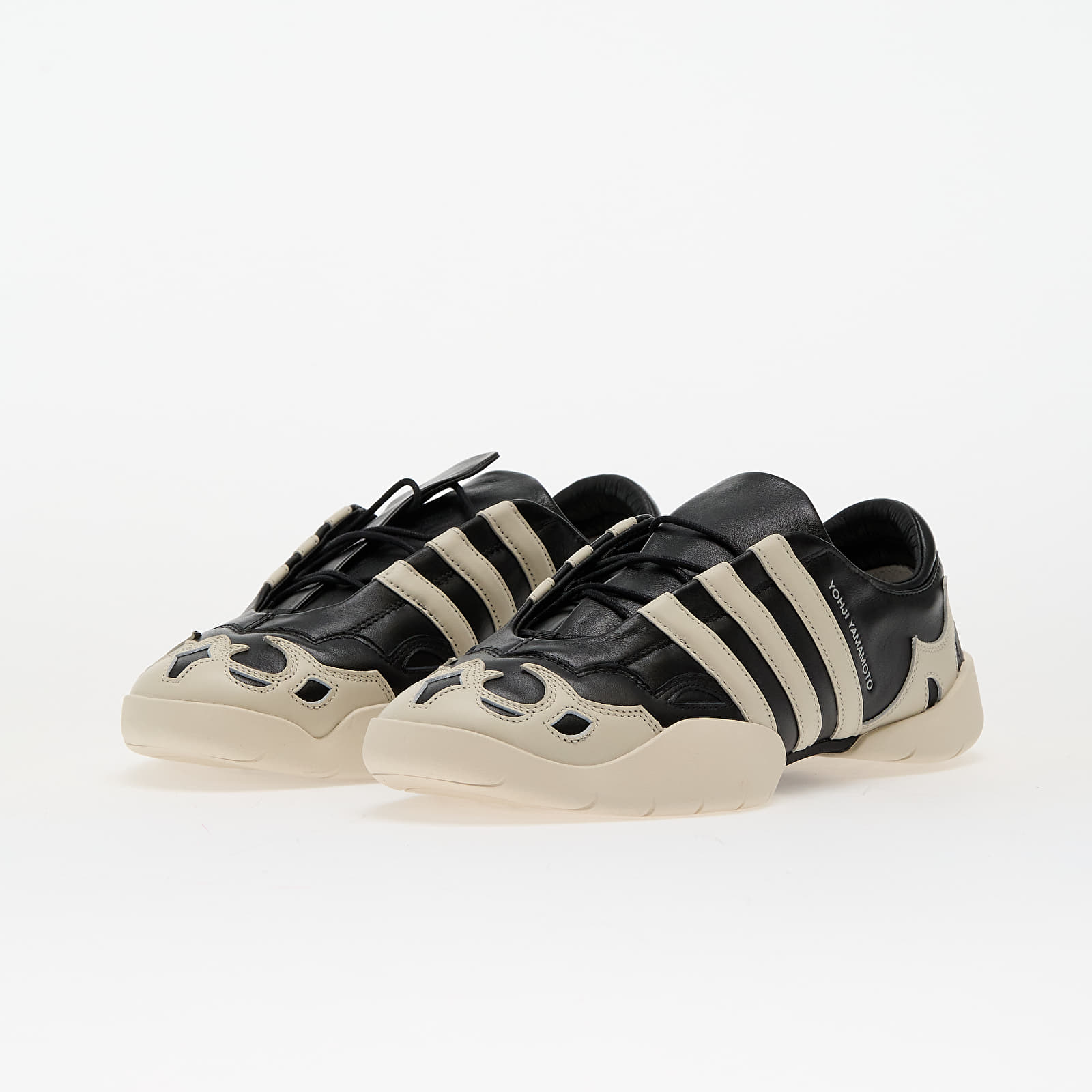 Sko til mænd Y-3 Regu 2002 Black/ Alumina/ Alumina