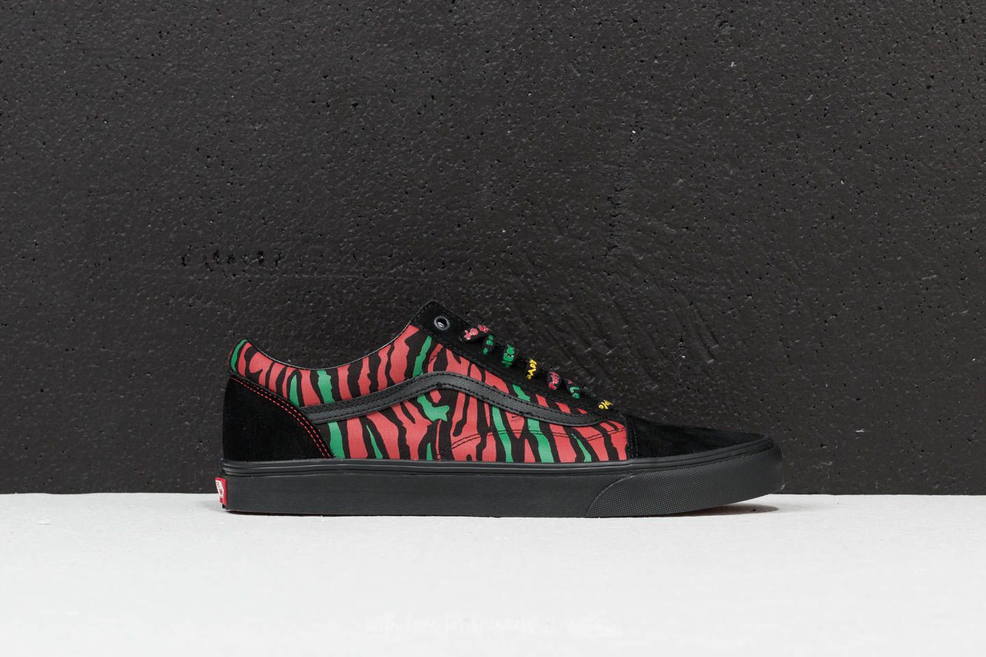 Atcq vans old skool clearance