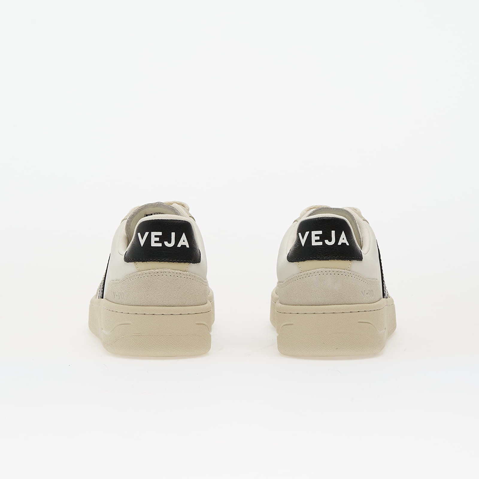 Încălțăminte și sneakerși pentru bărbați Veja V-90 O.T. Leather White_Black