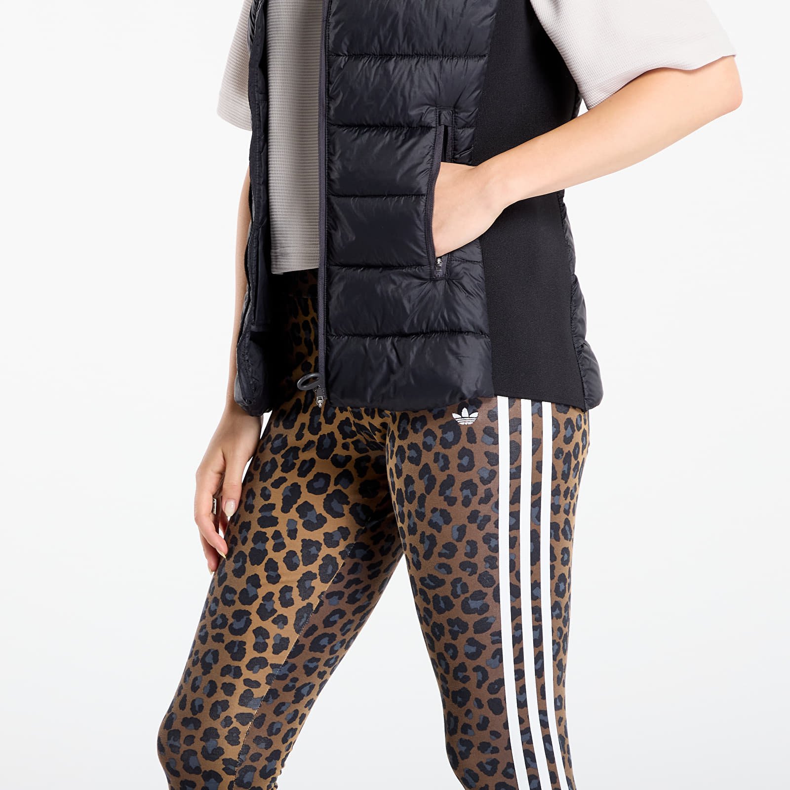 Gilè adidas by Stella McCartney TrueNature Golf Vest Black/ Better Scarlet/ Crew Orange