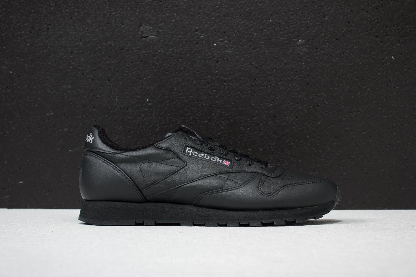 Men s shoes Reebok Classic Leather Archive Black Carbon Red Footshop