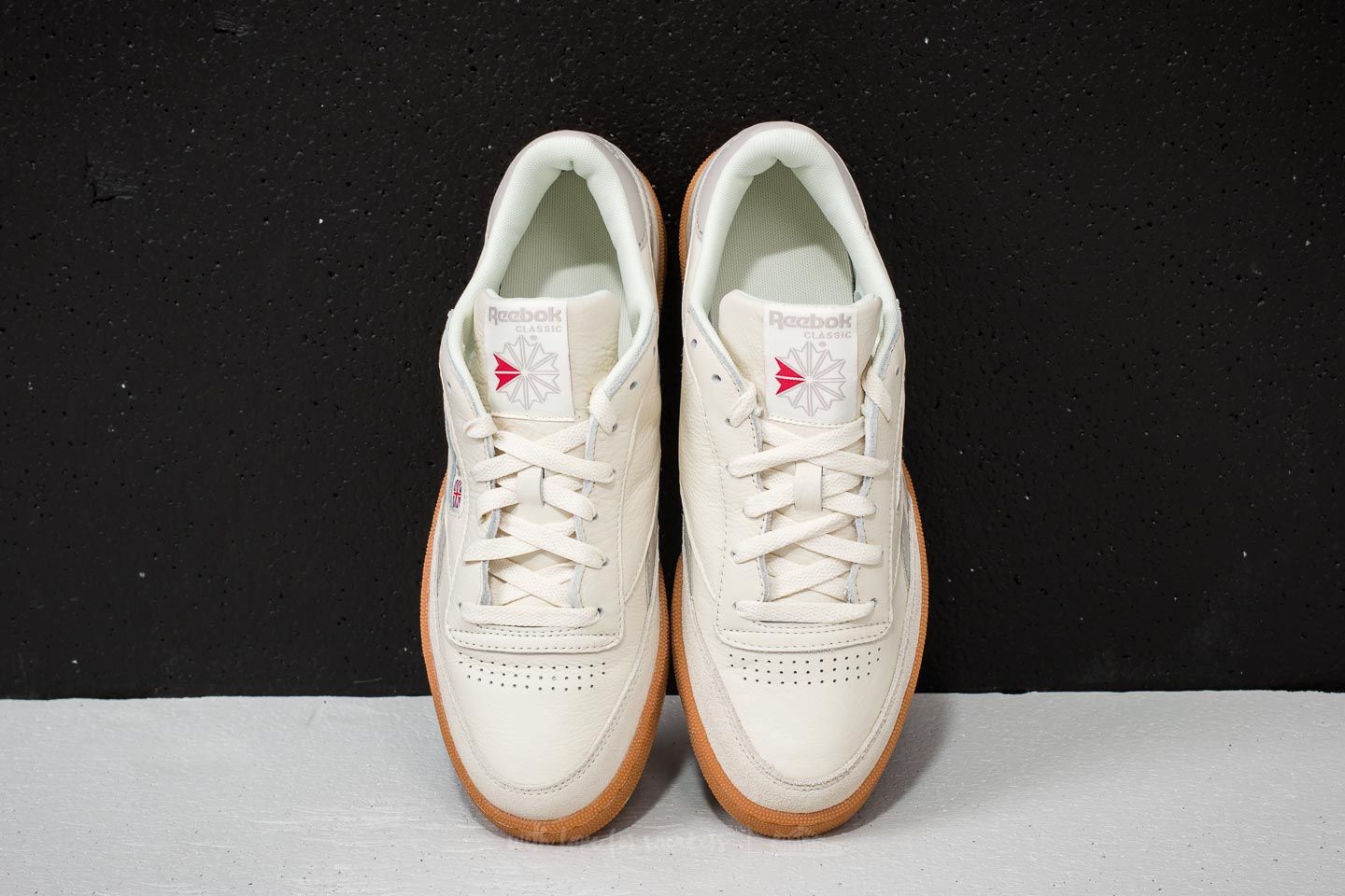 Zapatillas Hombre Reebok Revenge Plus Gum Classics White/ Sand Stone