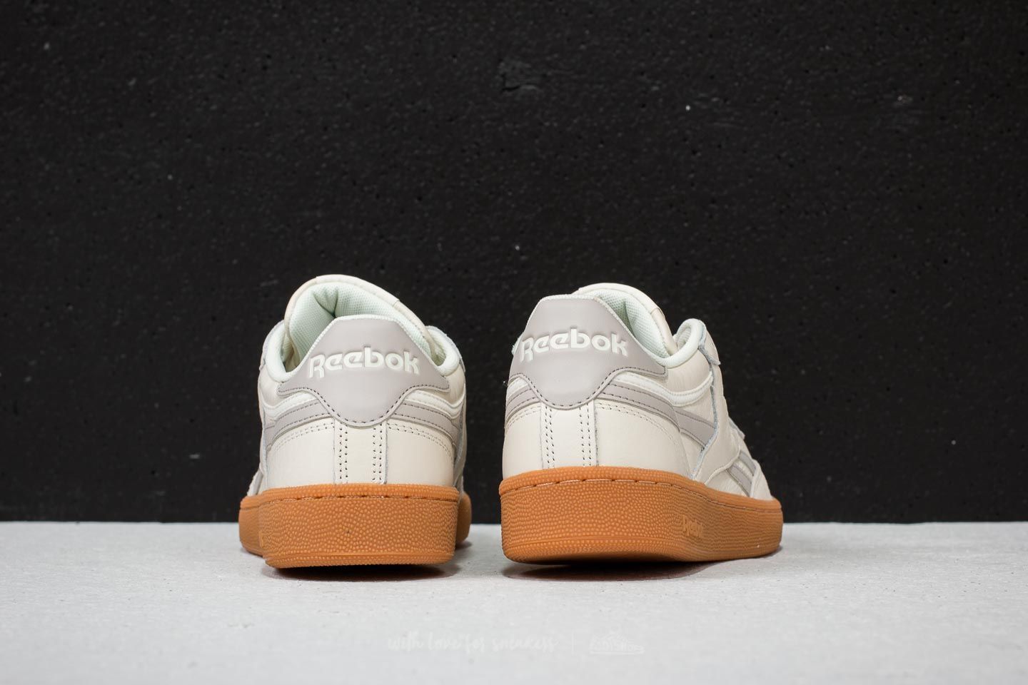 Men s shoes Reebok Revenge Plus Gum Classics White Sand