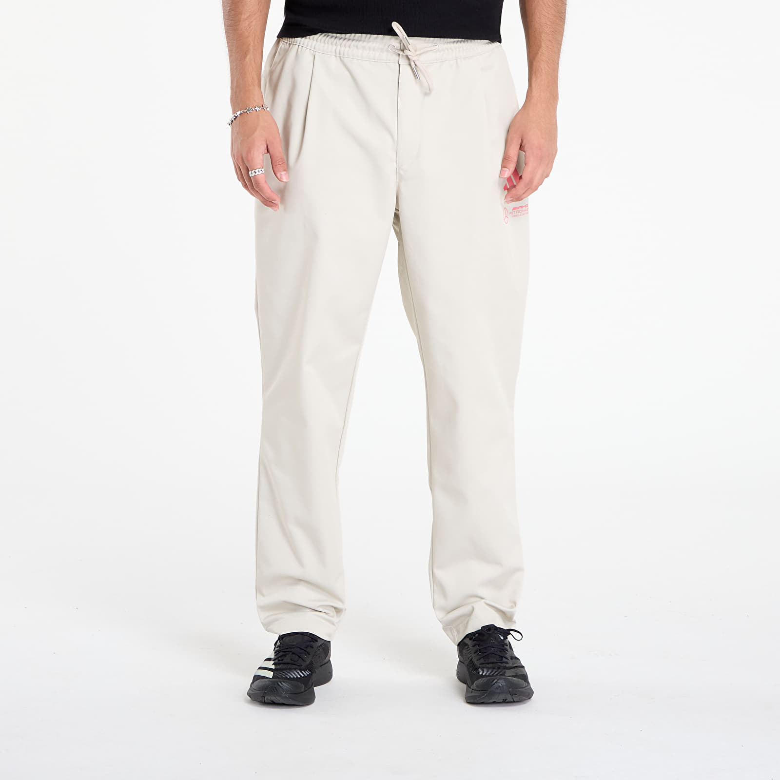 Férfi nadrágok adidas Mercedes - AMG Petronas Formula One Team Summer Chino Pant Wonder Alumina