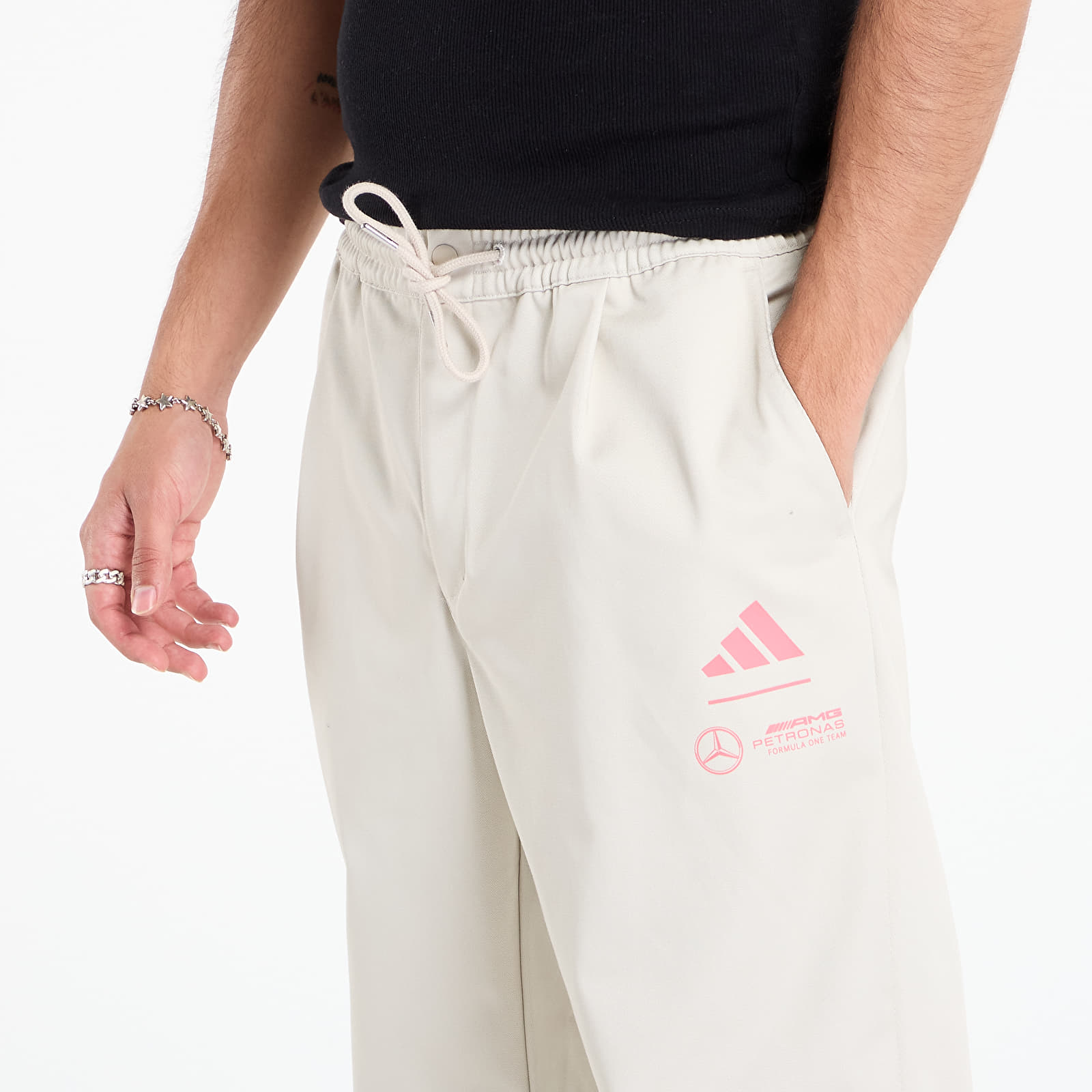 Férfi nadrágok adidas Mercedes - AMG Petronas Formula One Team Summer Chino Pant Wonder Alumina