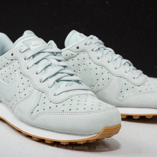 Nike internationalist premium online women's